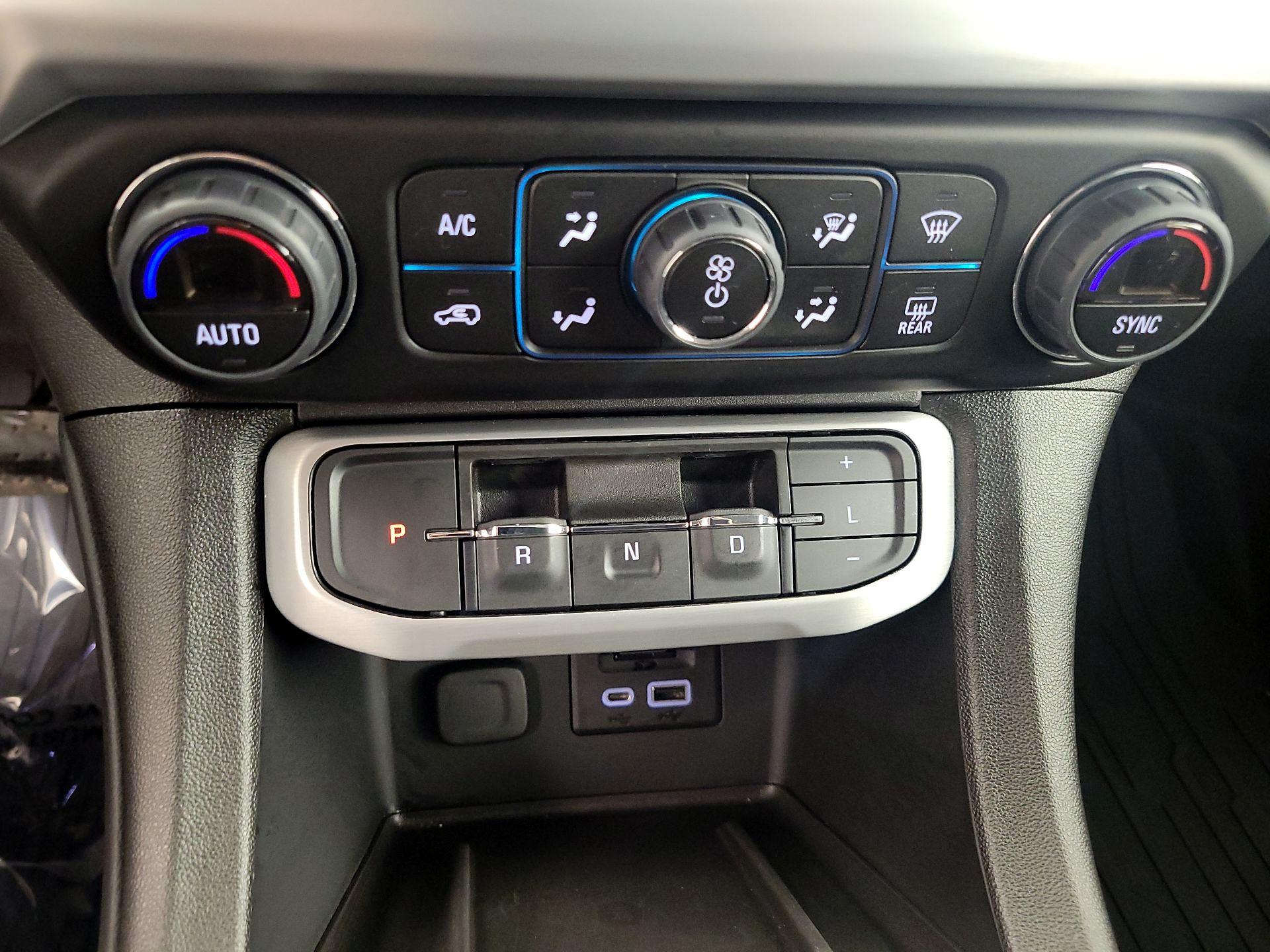 Thumbnail: 2023 GMC Acadia - 17