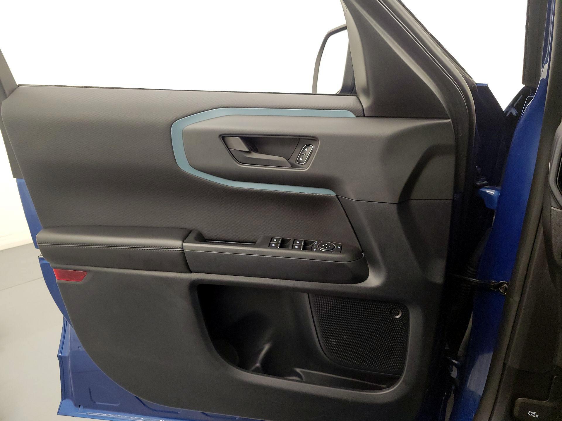 Thumbnail: 2023 Ford Bronco Sport - 12