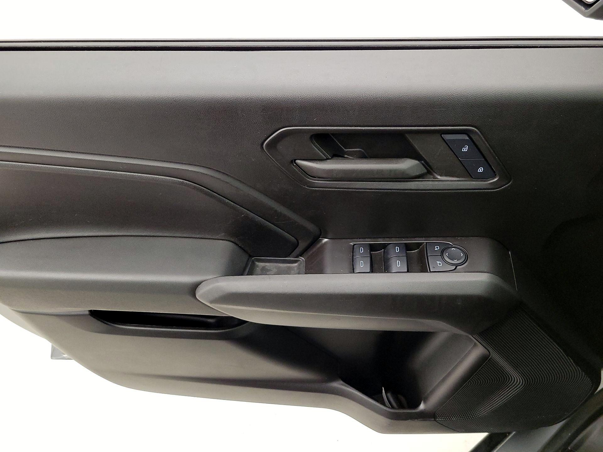 Thumbnail: 2024 Chevrolet Colorado - 12