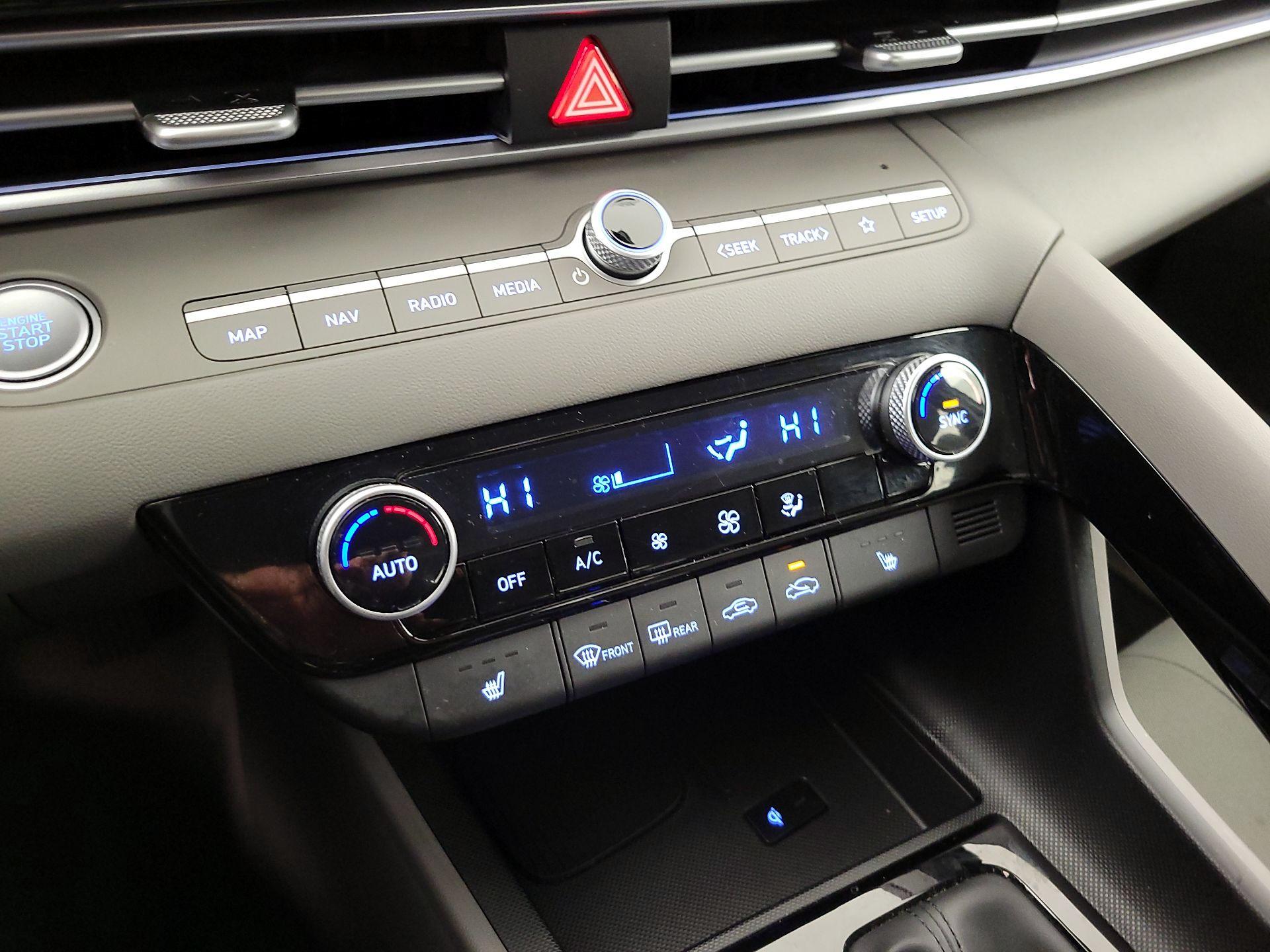 Thumbnail: 2025 Hyundai Elantra - 17