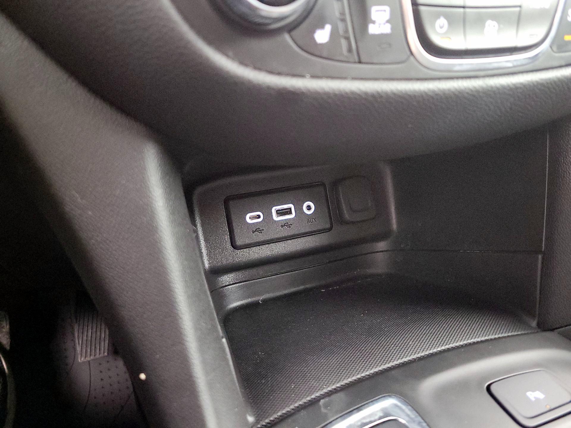 Thumbnail: 2022 Chevrolet Equinox - 19