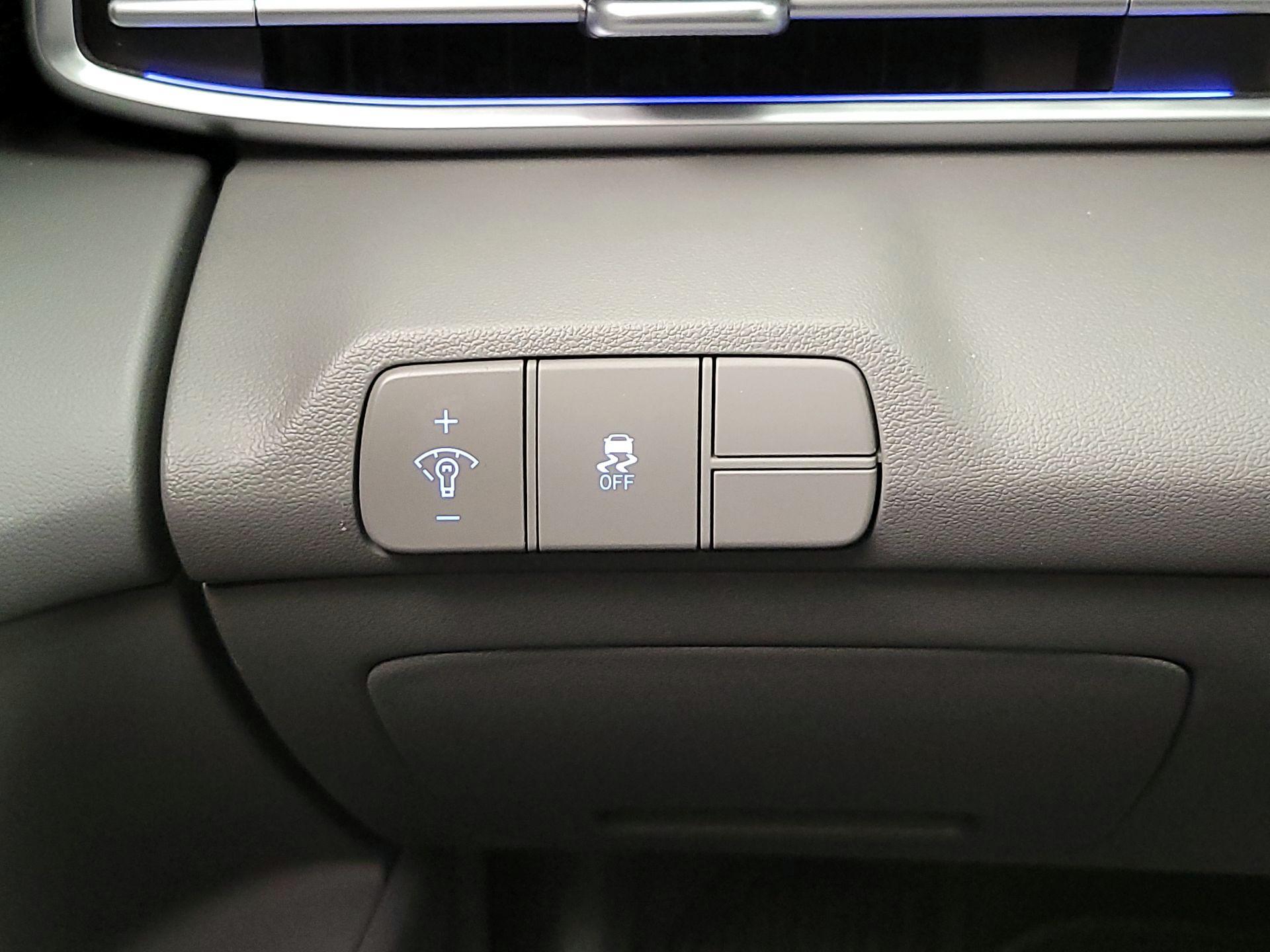 Thumbnail: 2025 Hyundai Elantra - 13