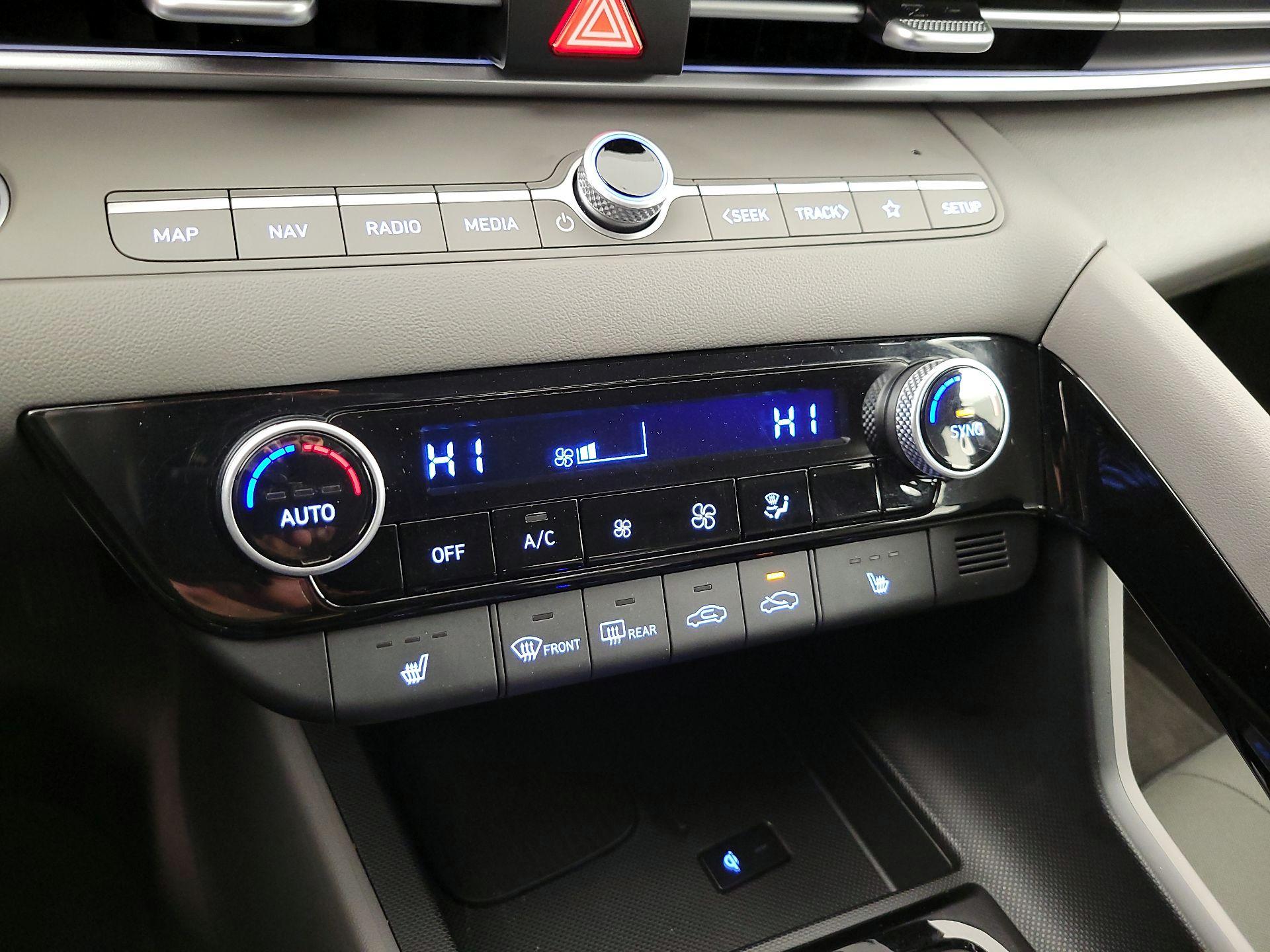 Thumbnail: 2025 Hyundai Elantra - 17