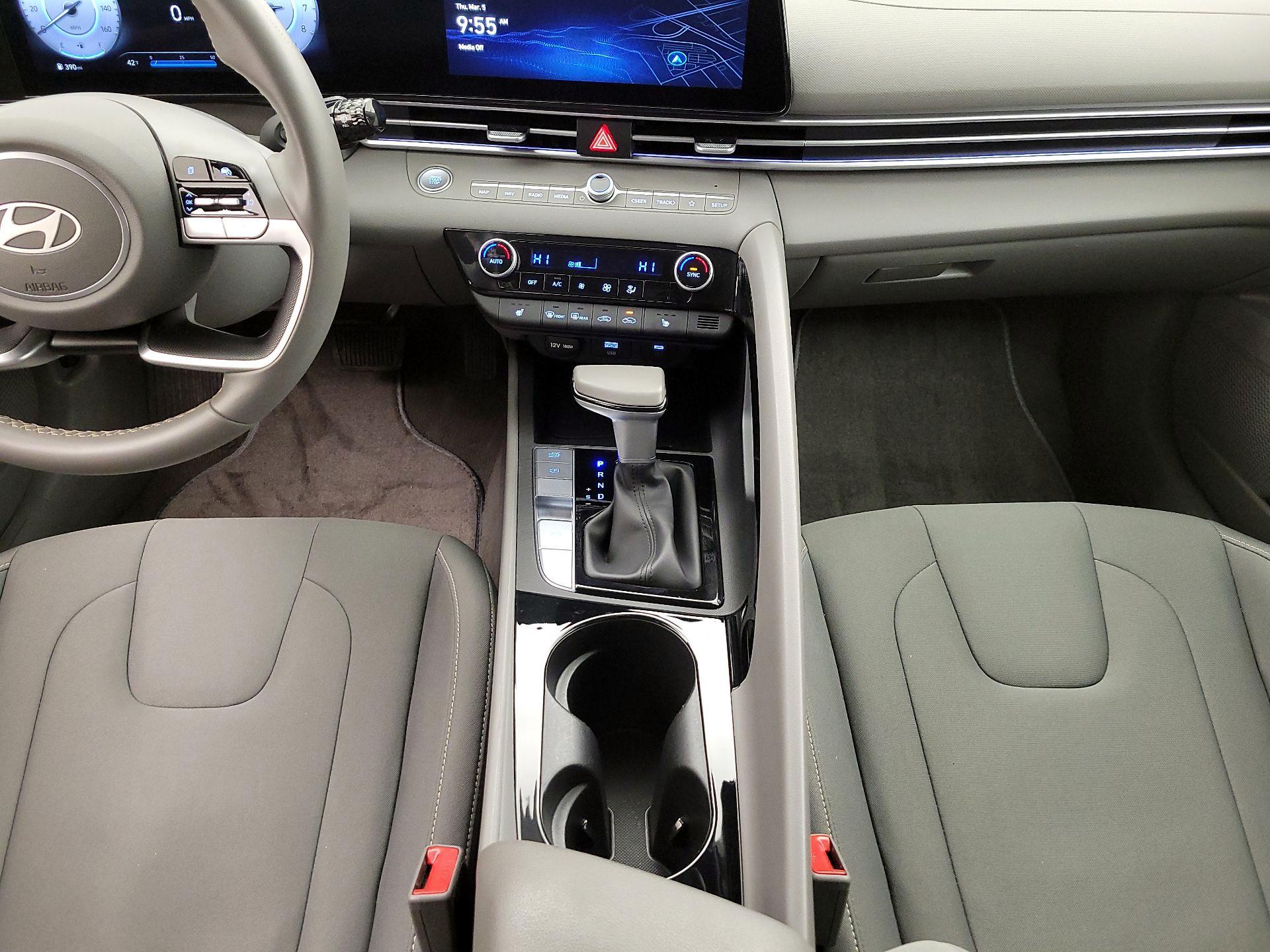 Thumbnail: 2025 Hyundai Elantra - 18