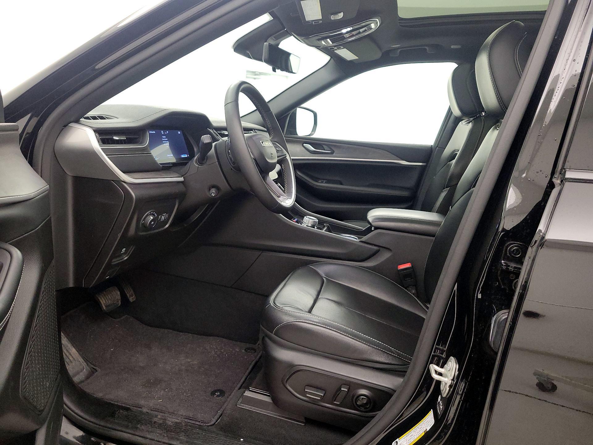 Thumbnail: 2024 Jeep Grand Cherokee L - 11