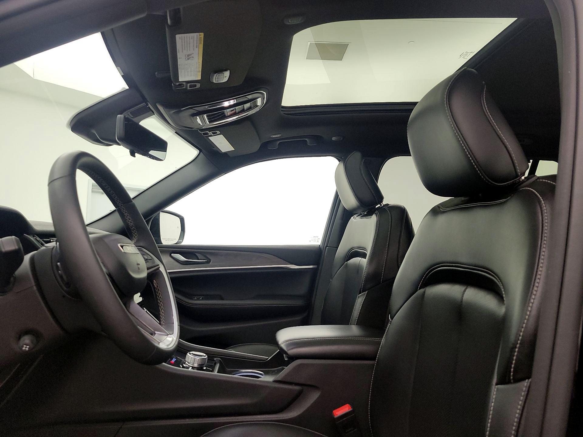 Thumbnail: 2024 Jeep Grand Cherokee L - 20