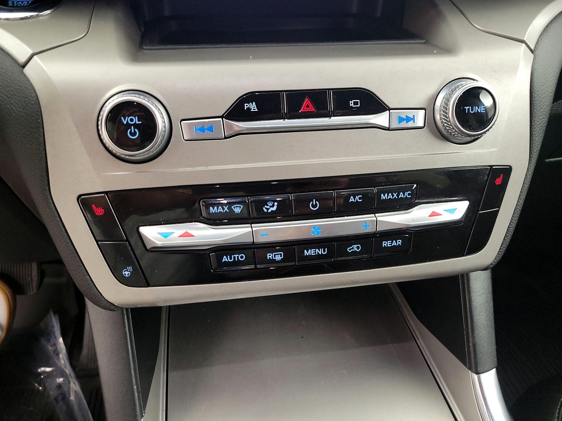 Thumbnail: 2023 Ford Explorer - 17