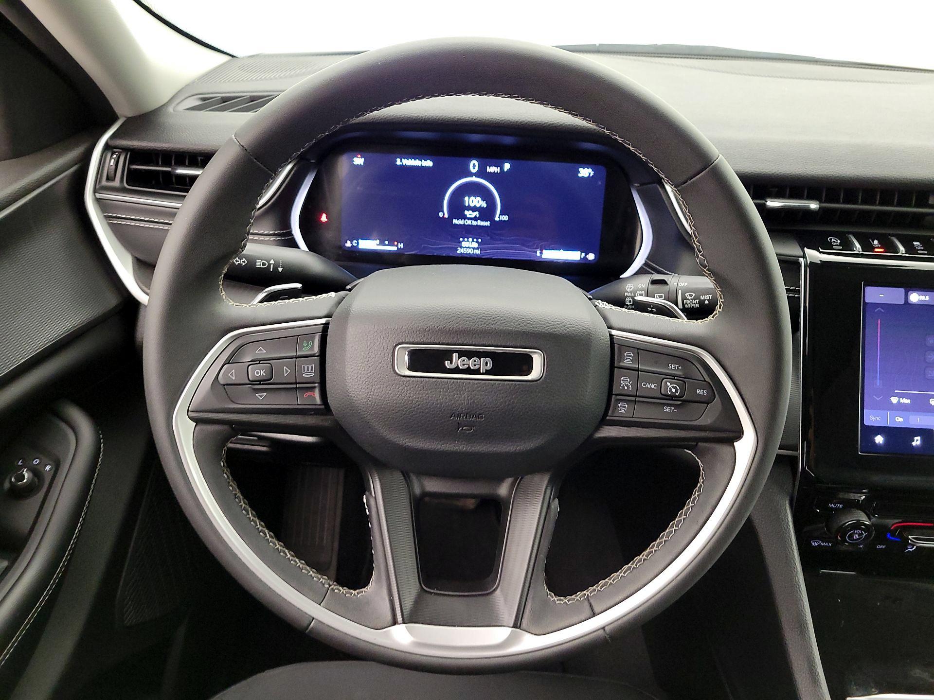 Thumbnail: 2023 Jeep Grand Cherokee - 10