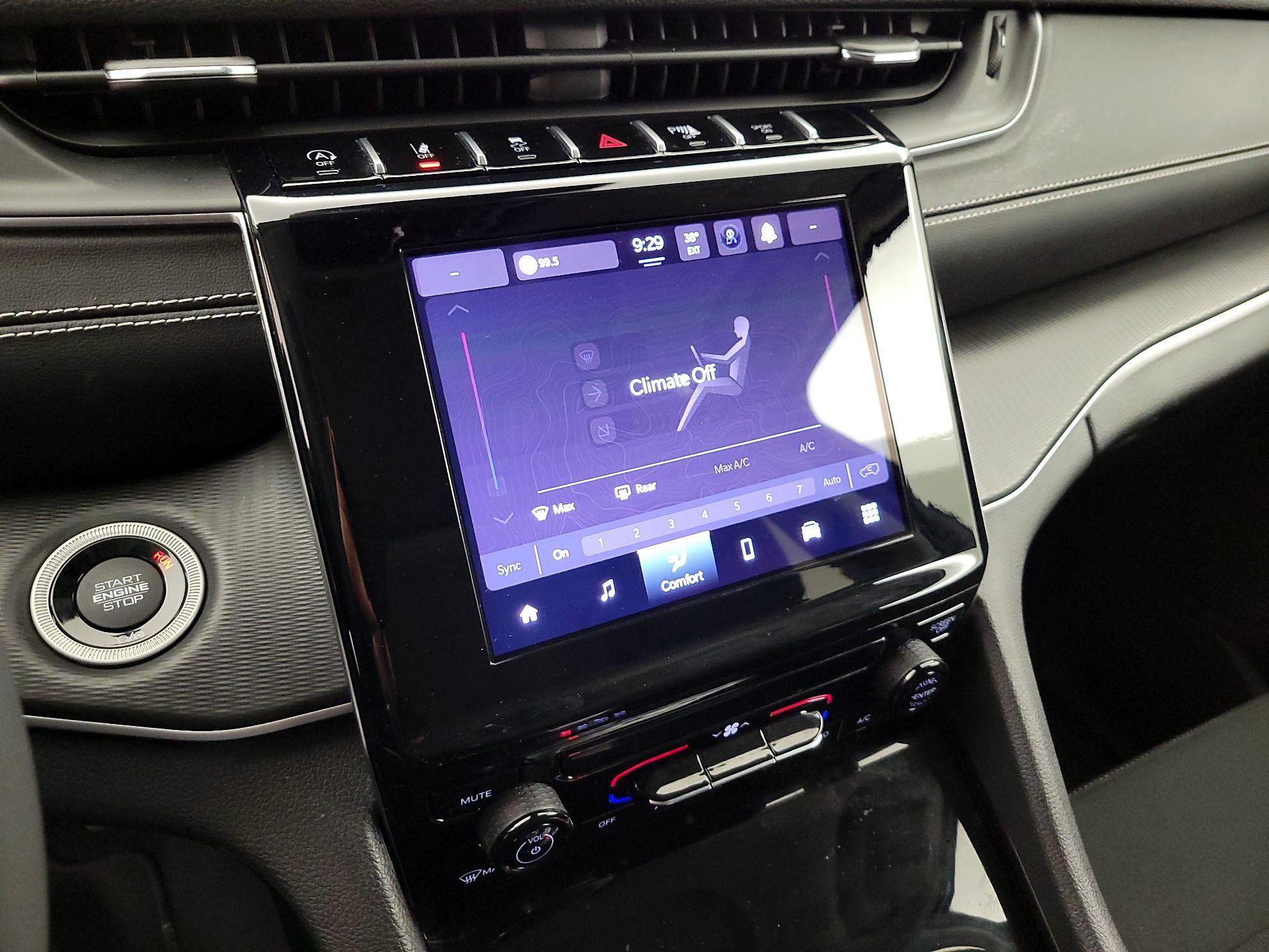 Thumbnail: 2023 Jeep Grand Cherokee - 16