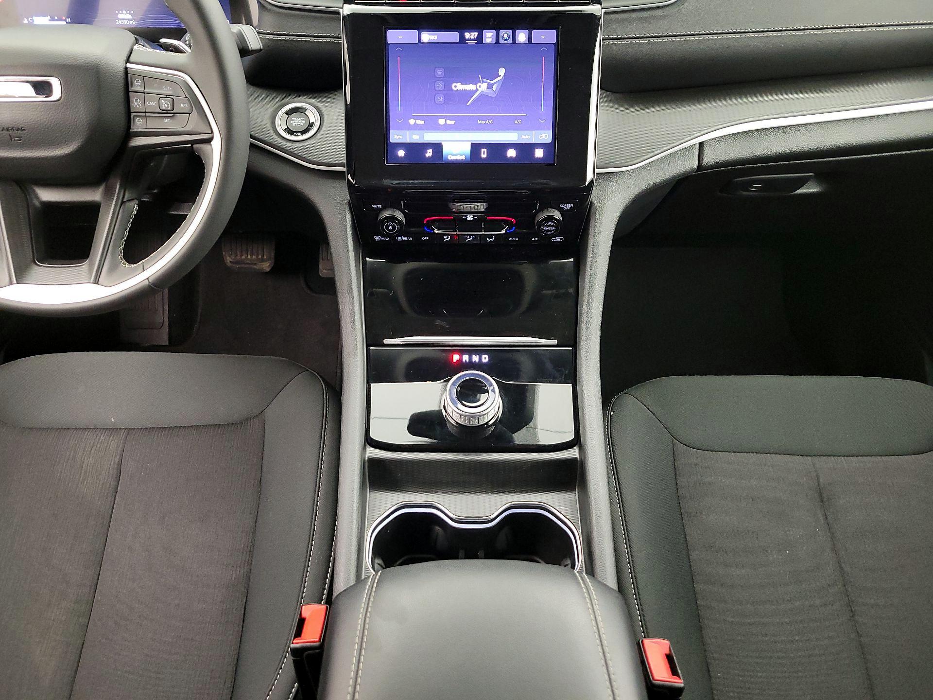 Thumbnail: 2023 Jeep Grand Cherokee - 17