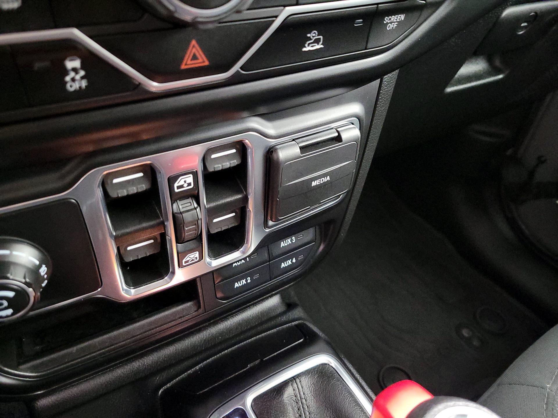 Thumbnail: 2022 Jeep Gladiator - 18