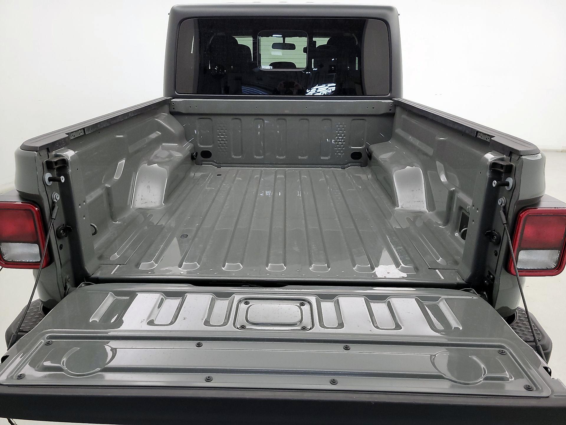 Thumbnail: 2022 Jeep Gladiator - 20