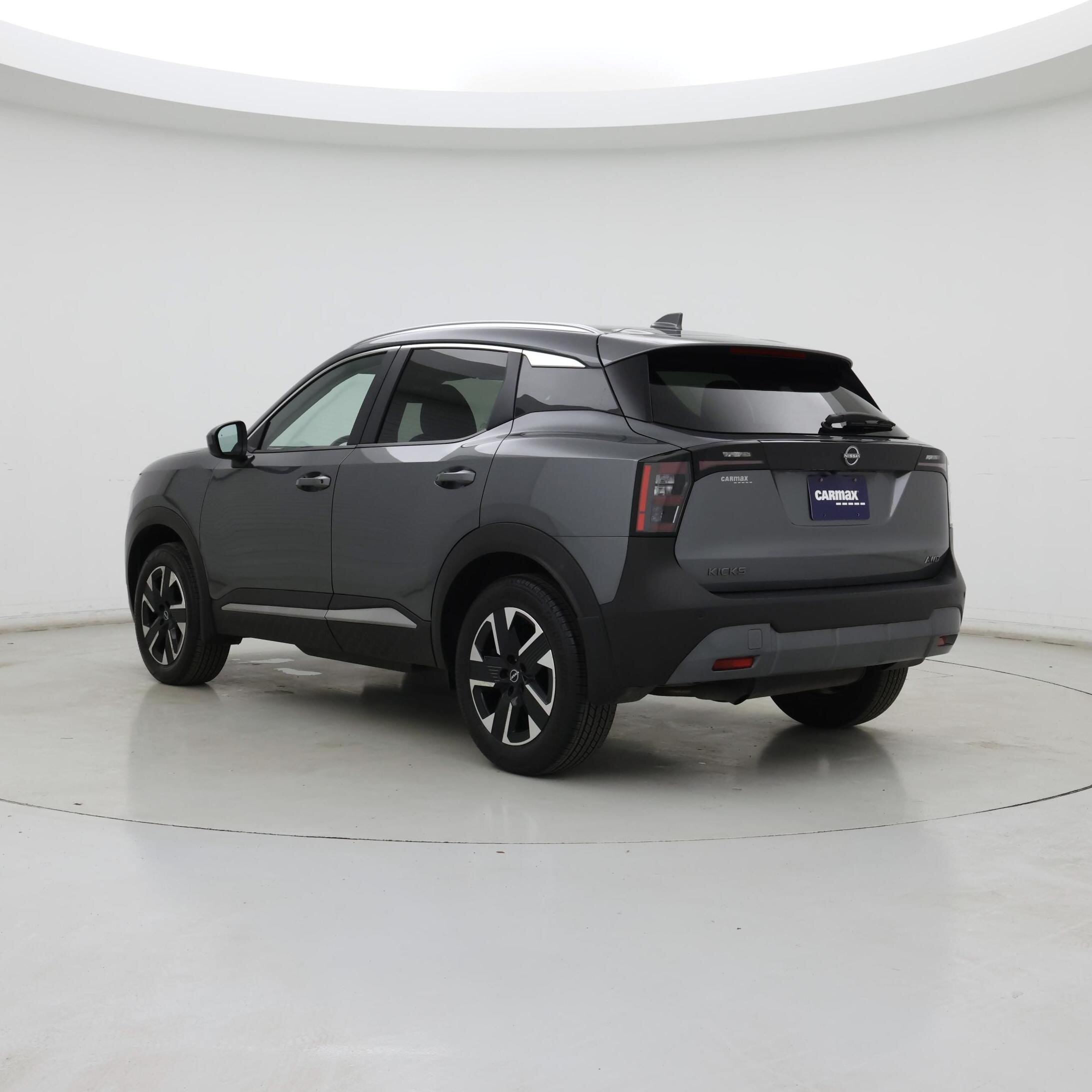 Thumbnail: 2025 Nissan Kicks - 2