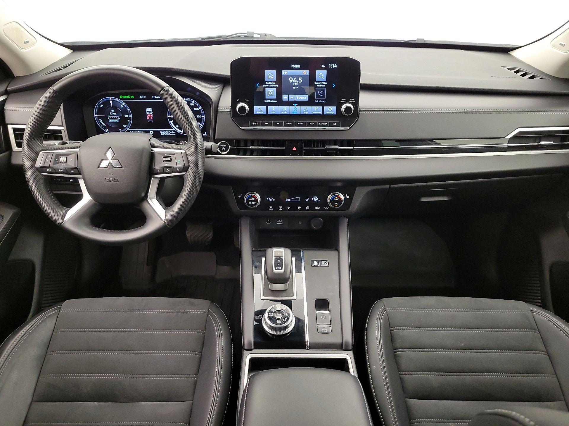 Thumbnail: 2023 Mitsubishi Outlander - 9