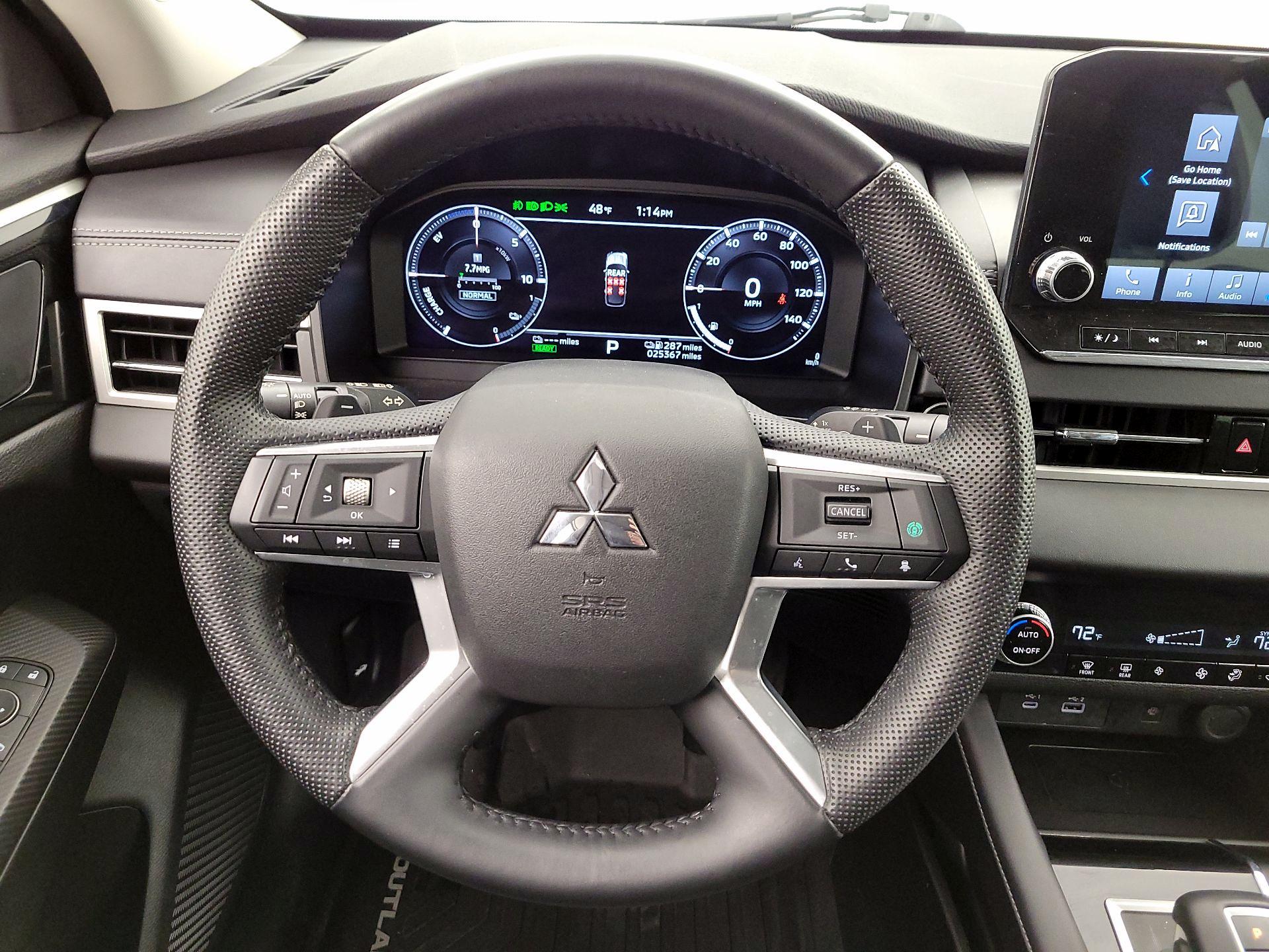 Thumbnail: 2023 Mitsubishi Outlander - 10