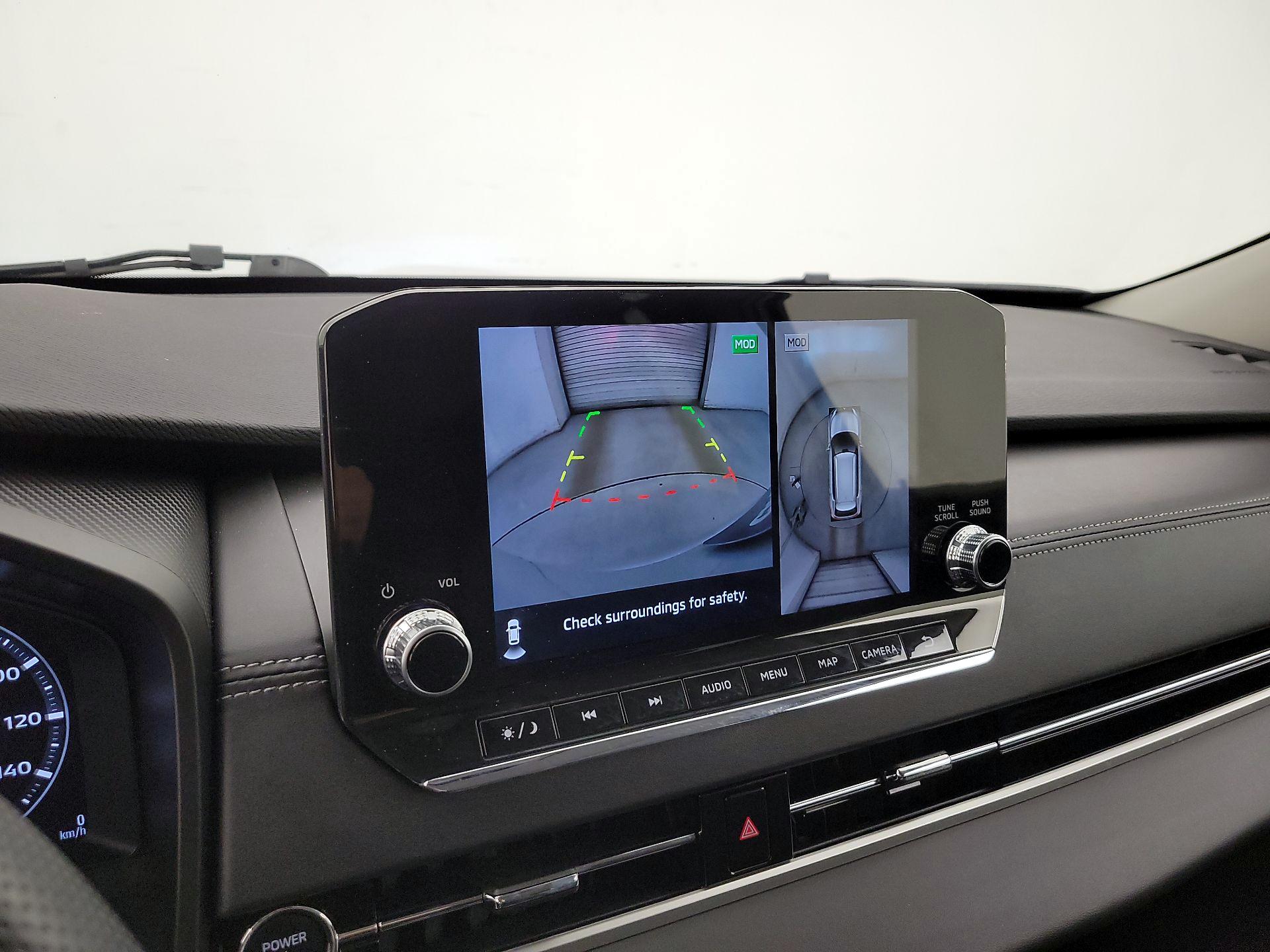 Thumbnail: 2023 Mitsubishi Outlander - 15