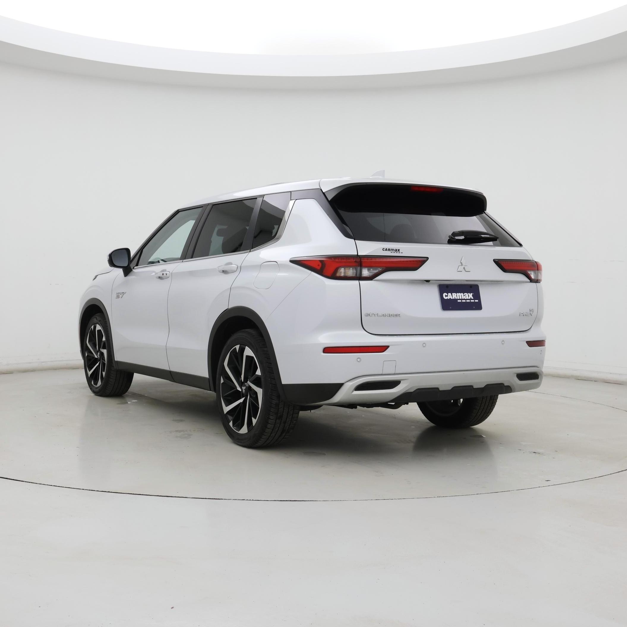 Thumbnail: 2023 Mitsubishi Outlander - 2