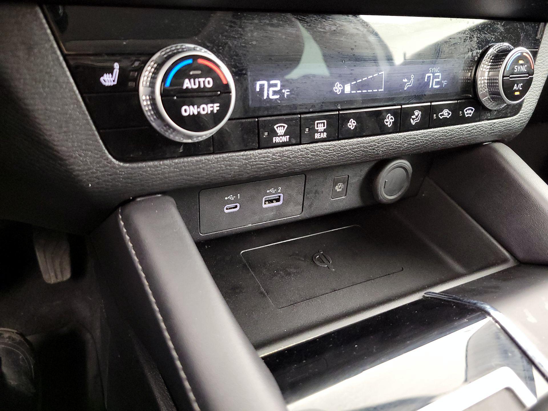 Thumbnail: 2023 Mitsubishi Outlander - 19