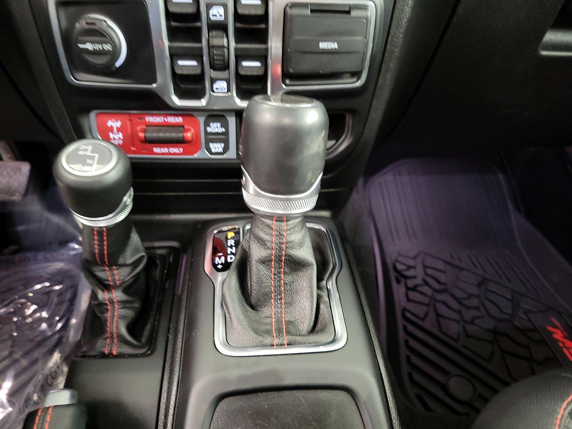 Thumbnail: 2020 Jeep Gladiator - 18