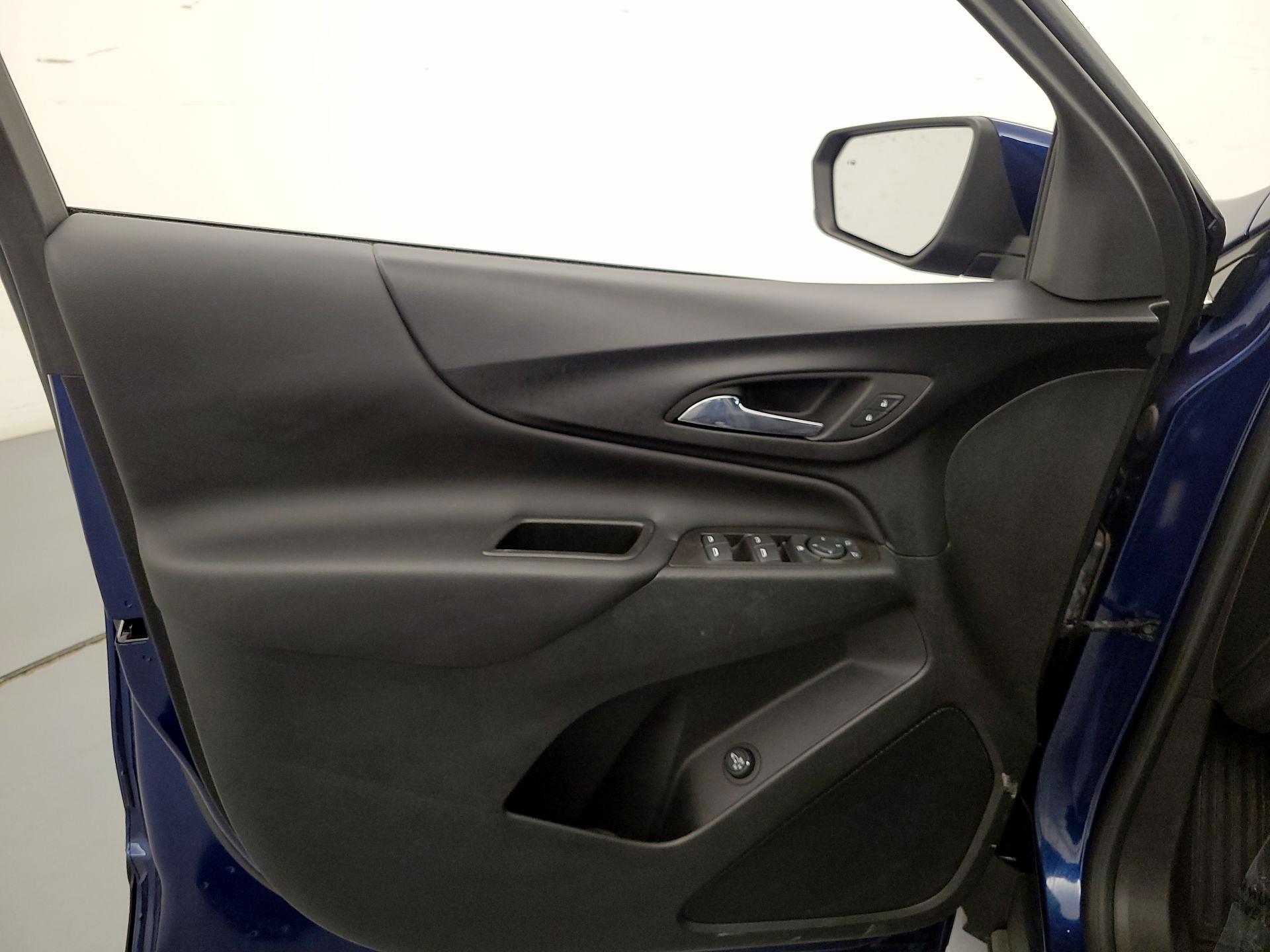 Thumbnail: 2022 Chevrolet Equinox - 12