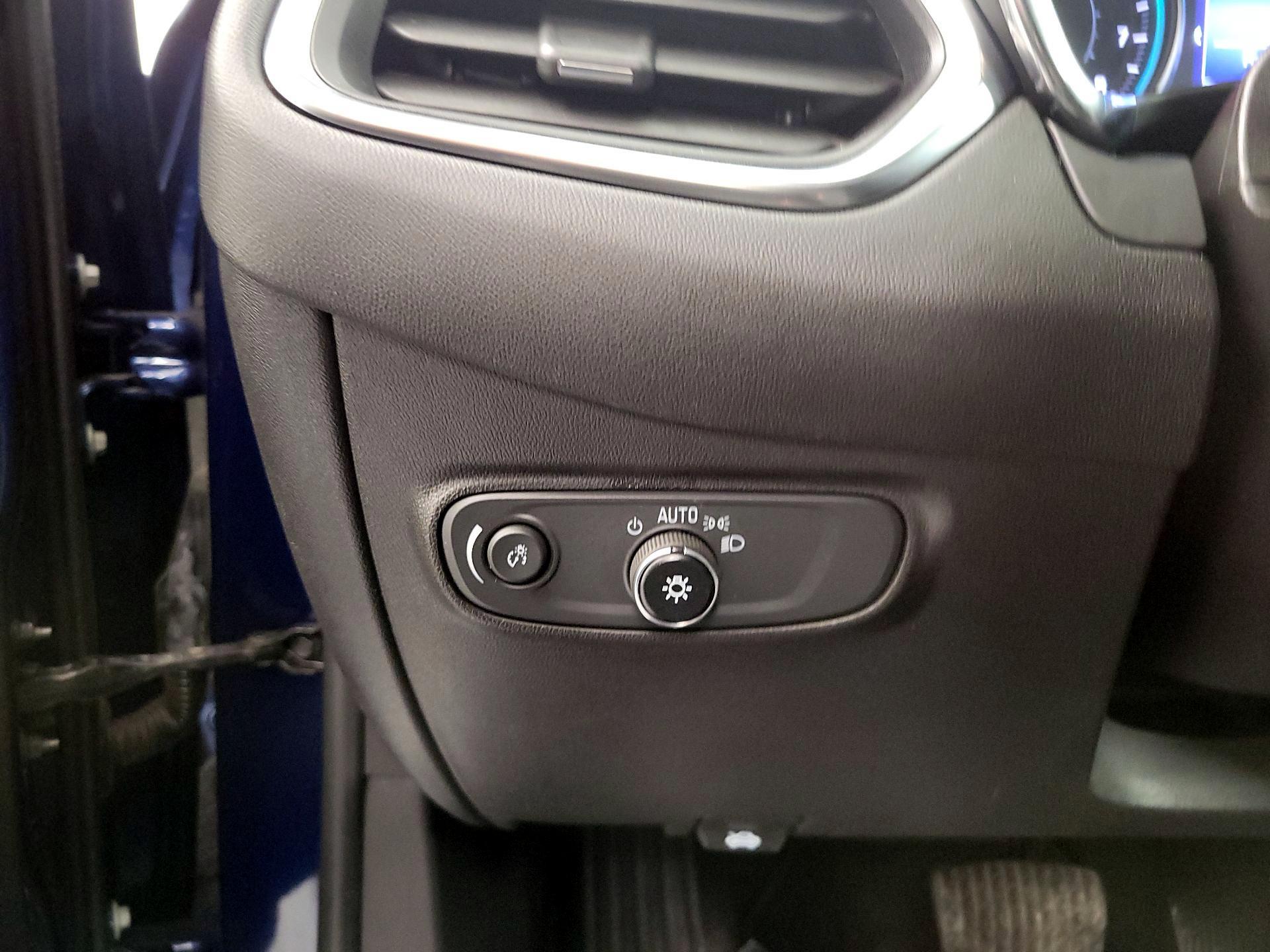 Thumbnail: 2022 Chevrolet Equinox - 13