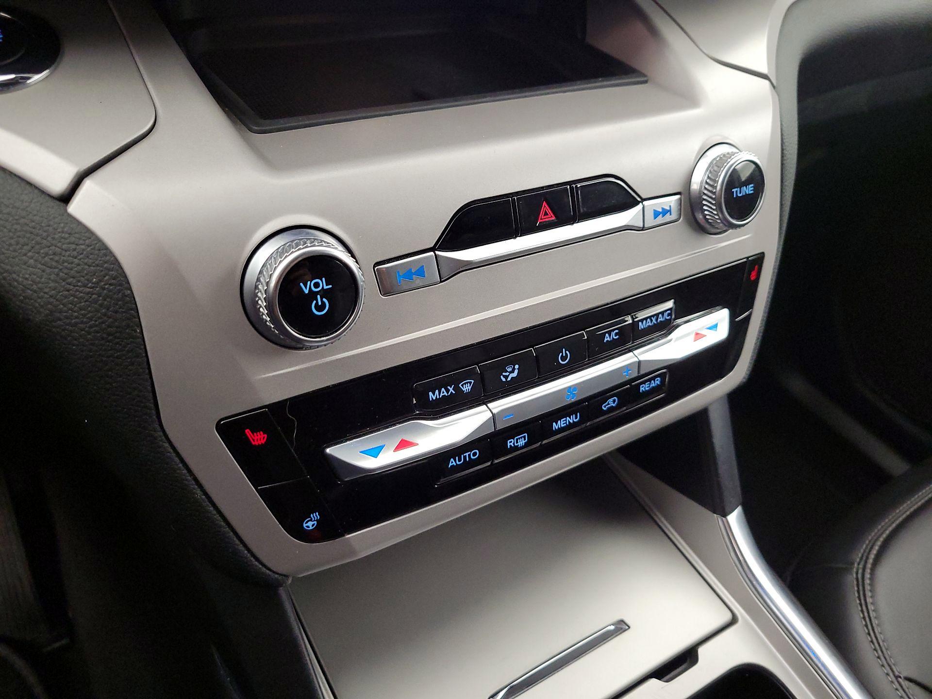 Thumbnail: 2024 Ford Explorer - 16