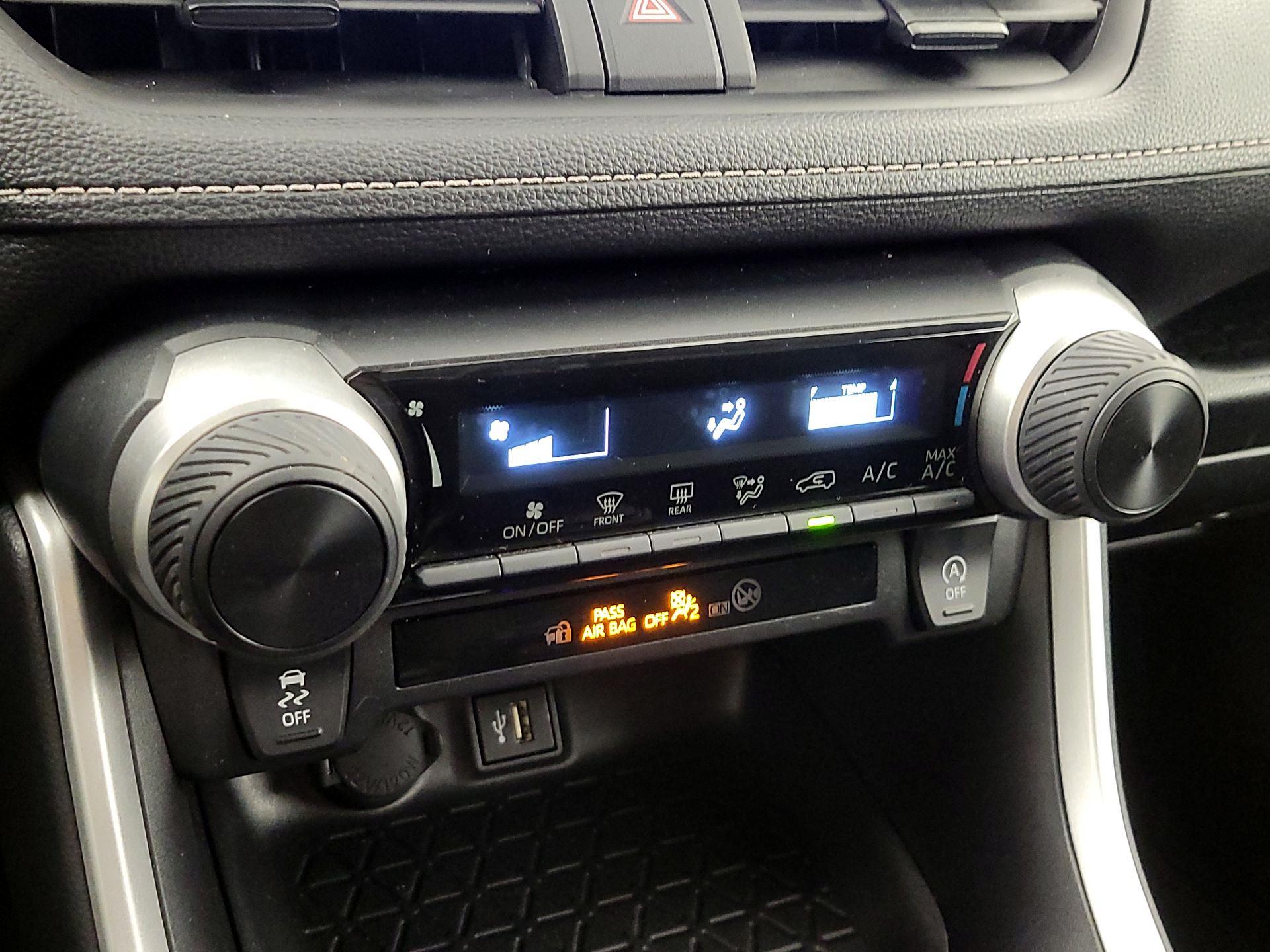 Thumbnail: 2025 Toyota RAV4 - 16