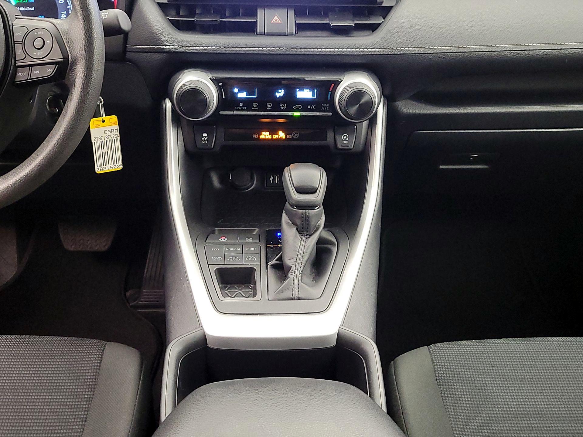 Thumbnail: 2025 Toyota RAV4 - 17