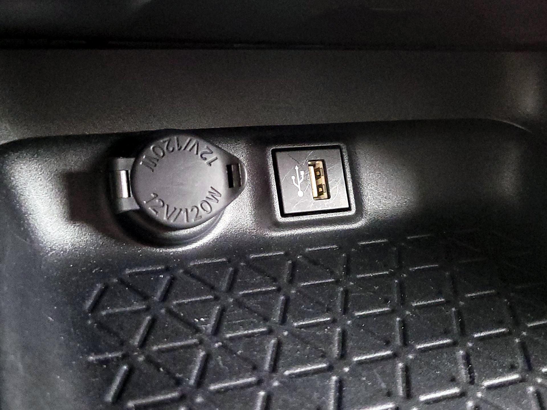 Thumbnail: 2025 Toyota RAV4 - 18