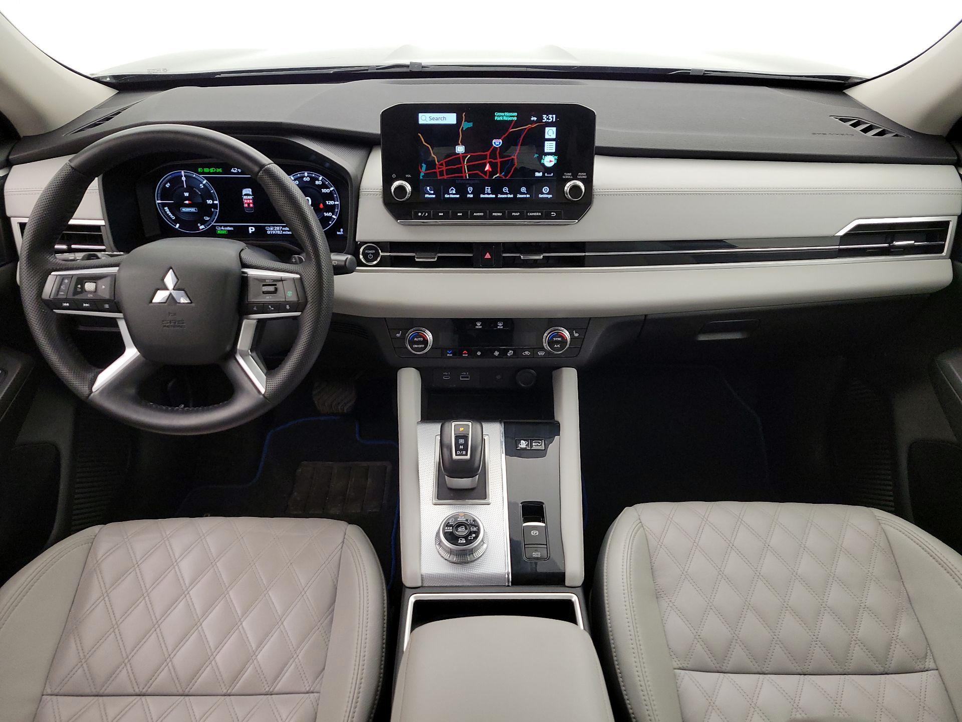 Thumbnail: 2023 Mitsubishi Outlander - 9