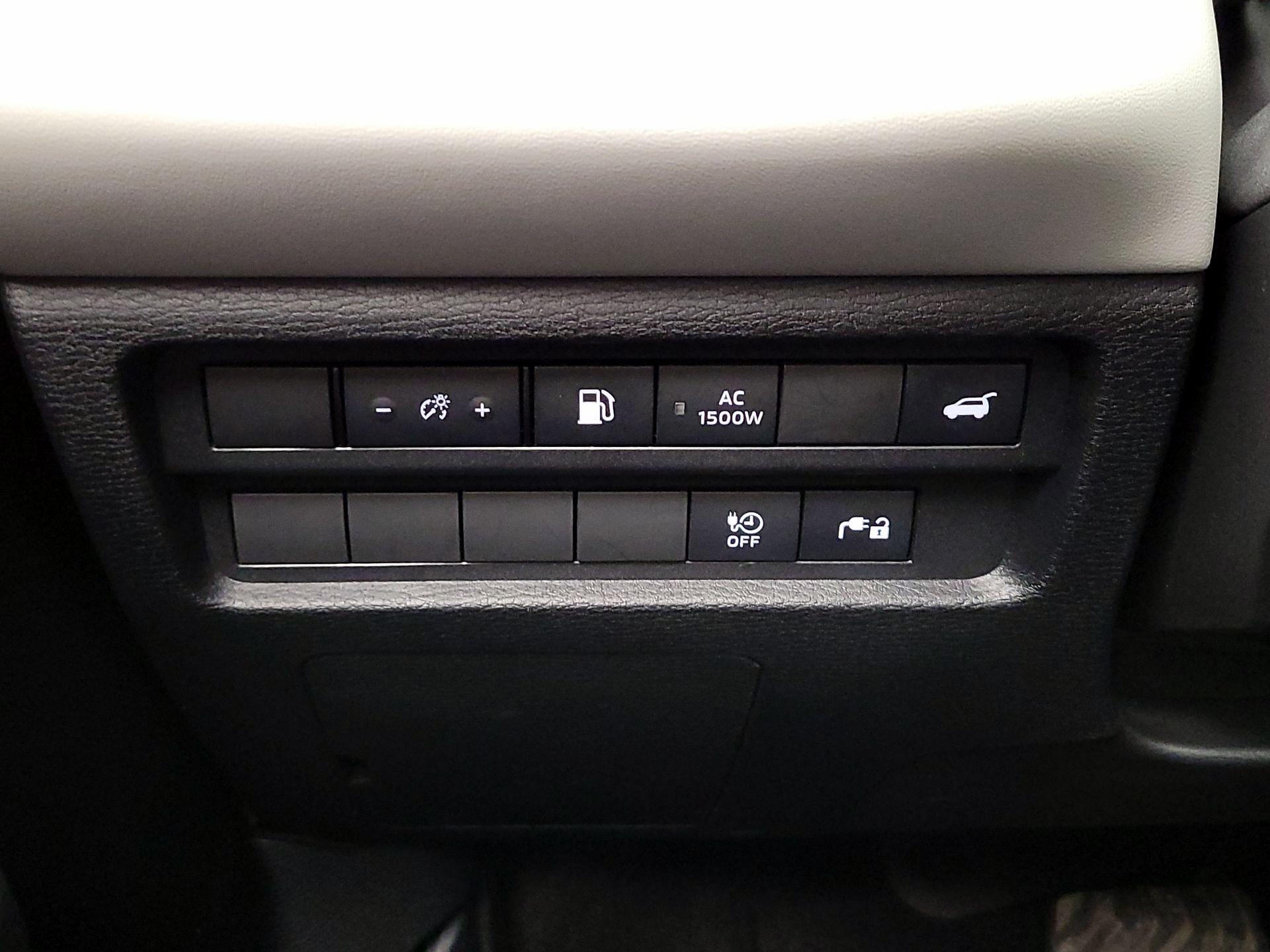 Thumbnail: 2023 Mitsubishi Outlander - 13