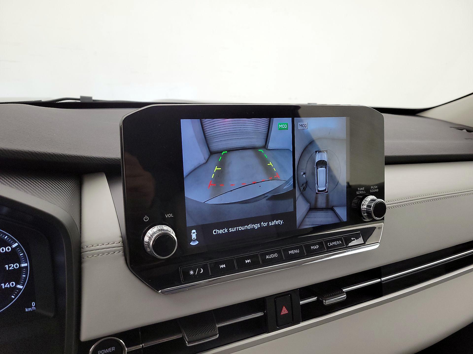 Thumbnail: 2023 Mitsubishi Outlander - 15