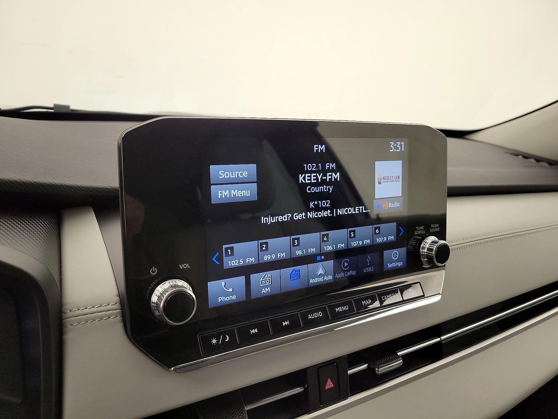 Thumbnail: 2023 Mitsubishi Outlander - 16