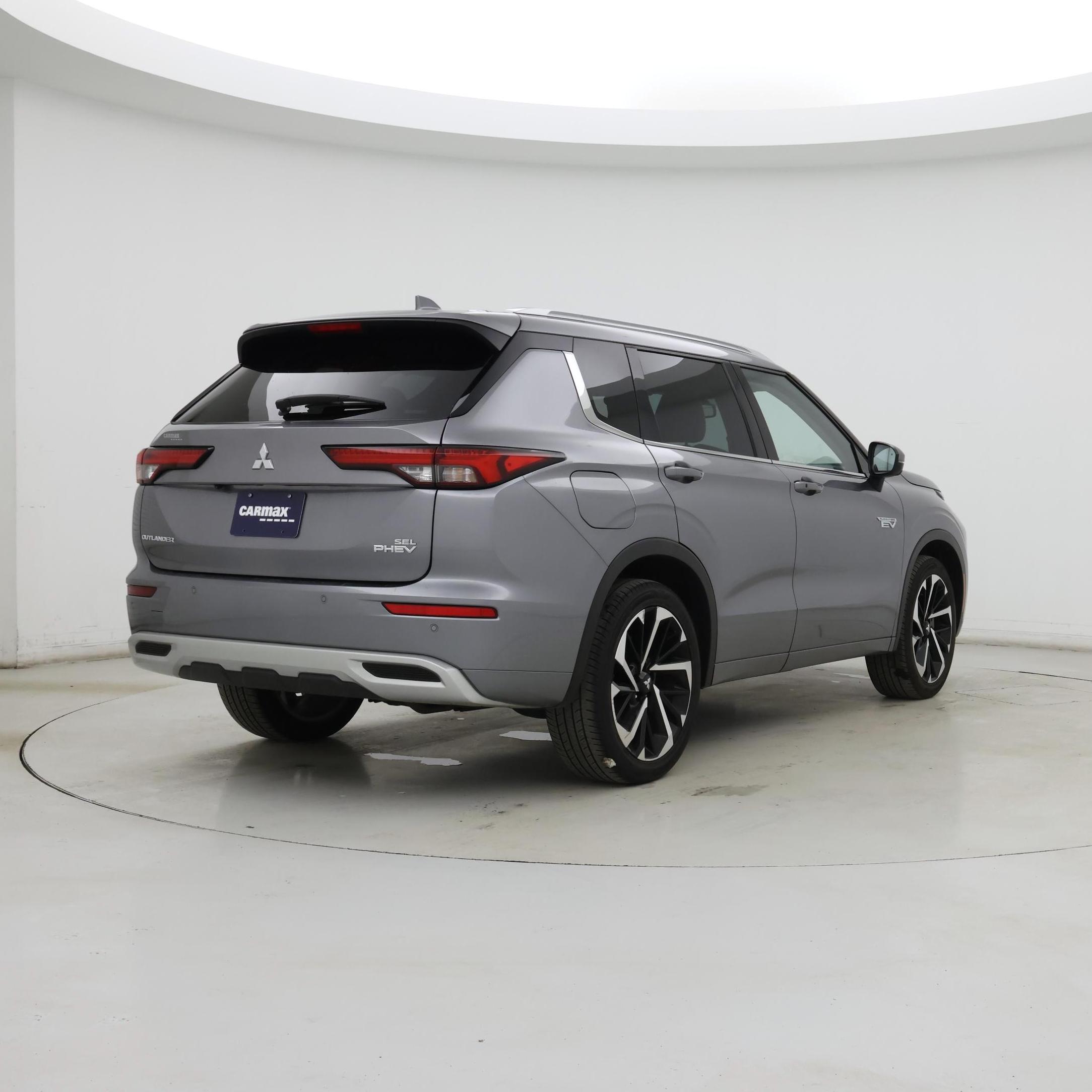 Thumbnail: 2023 Mitsubishi Outlander - 8