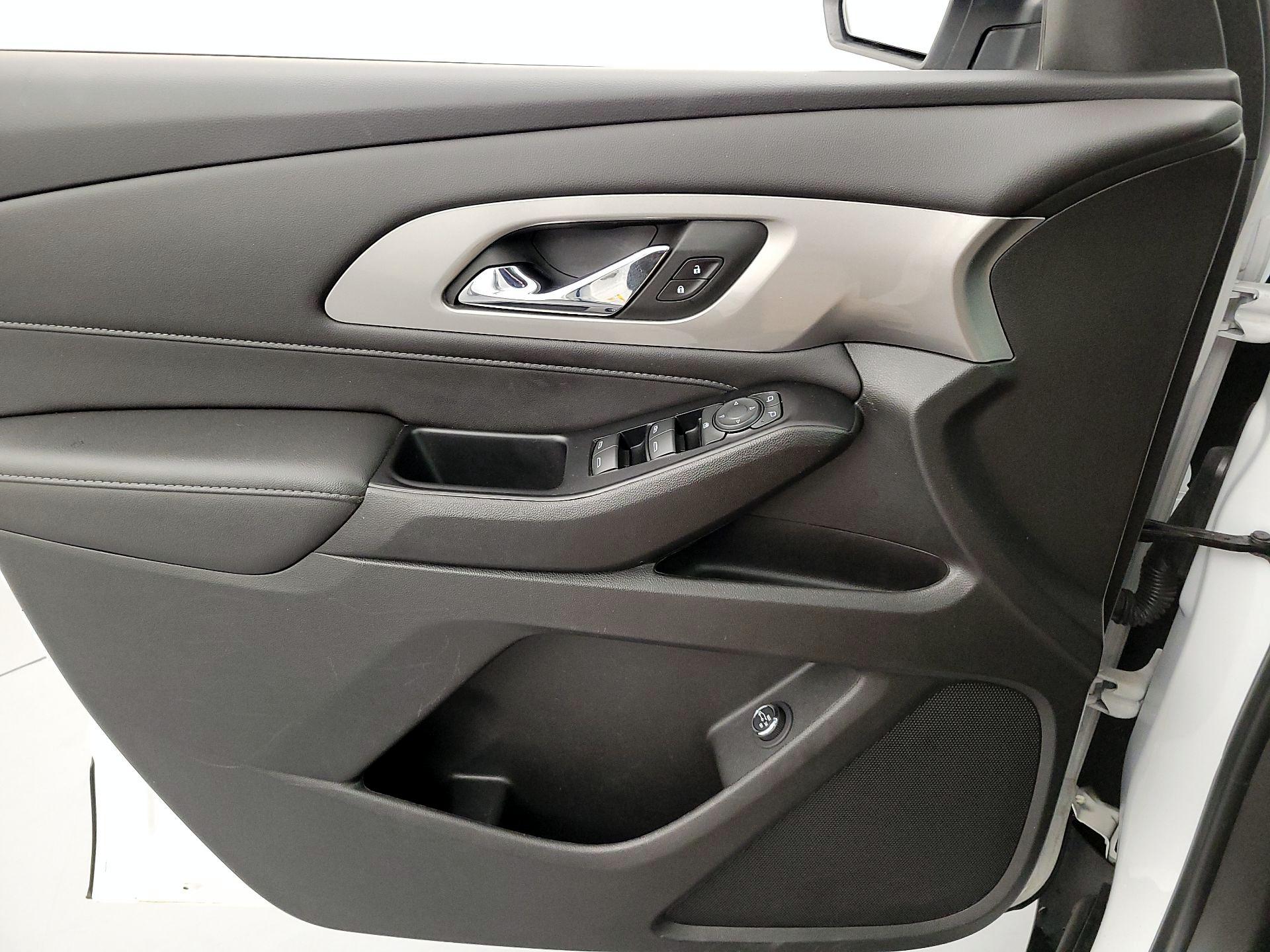 Thumbnail: 2022 Chevrolet Traverse - 12