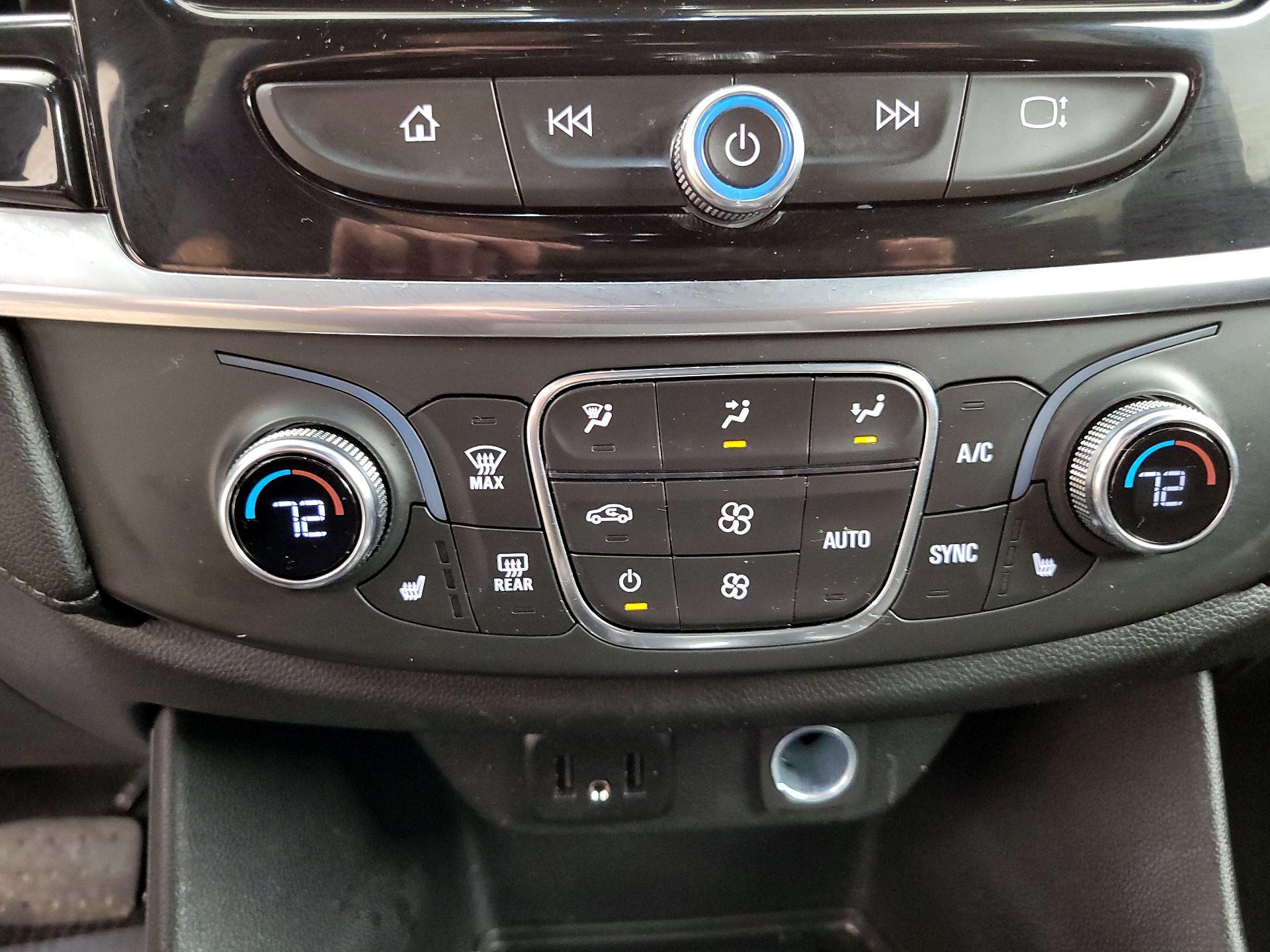 Thumbnail: 2022 Chevrolet Traverse - 16