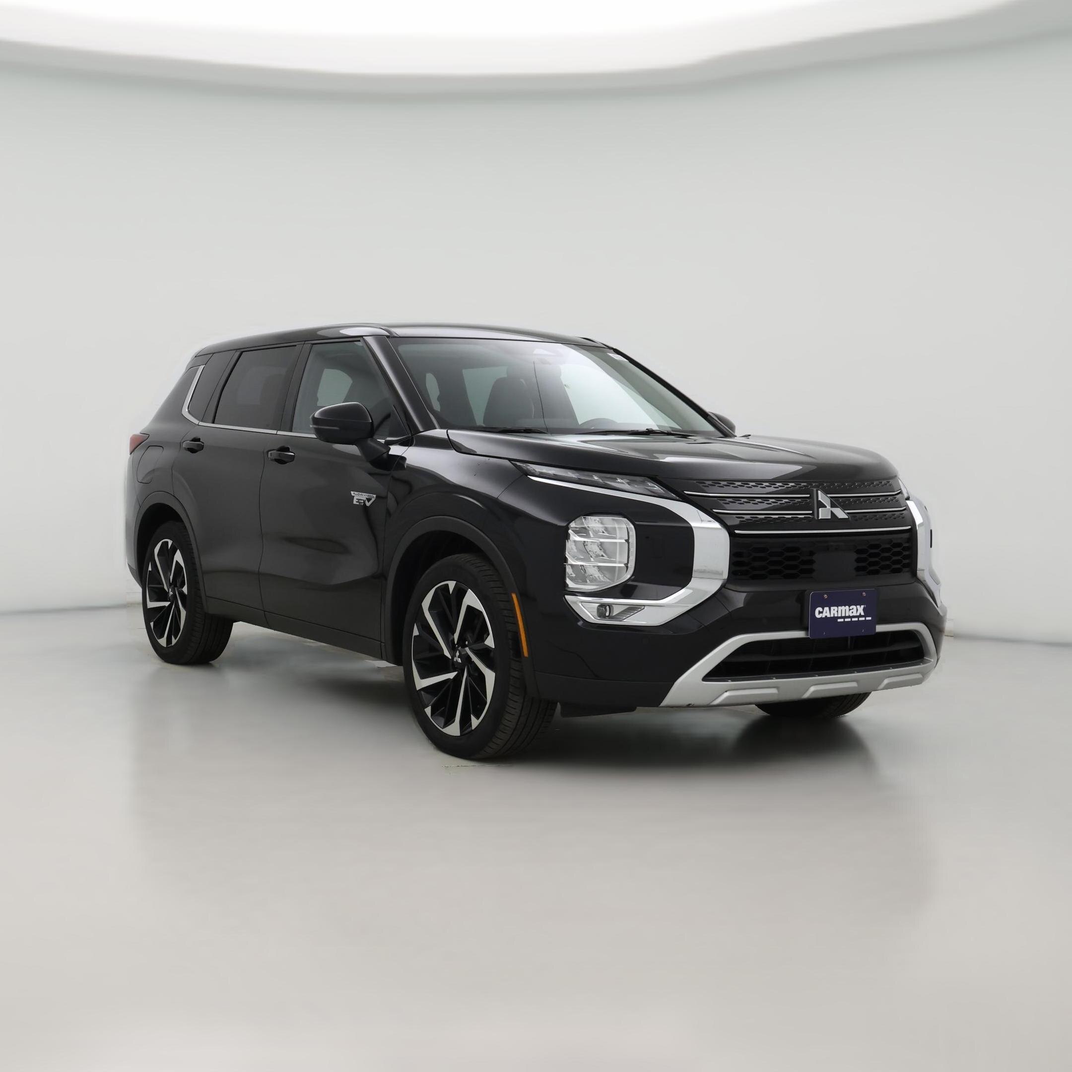 Thumbnail: 2023 Mitsubishi Outlander - 1