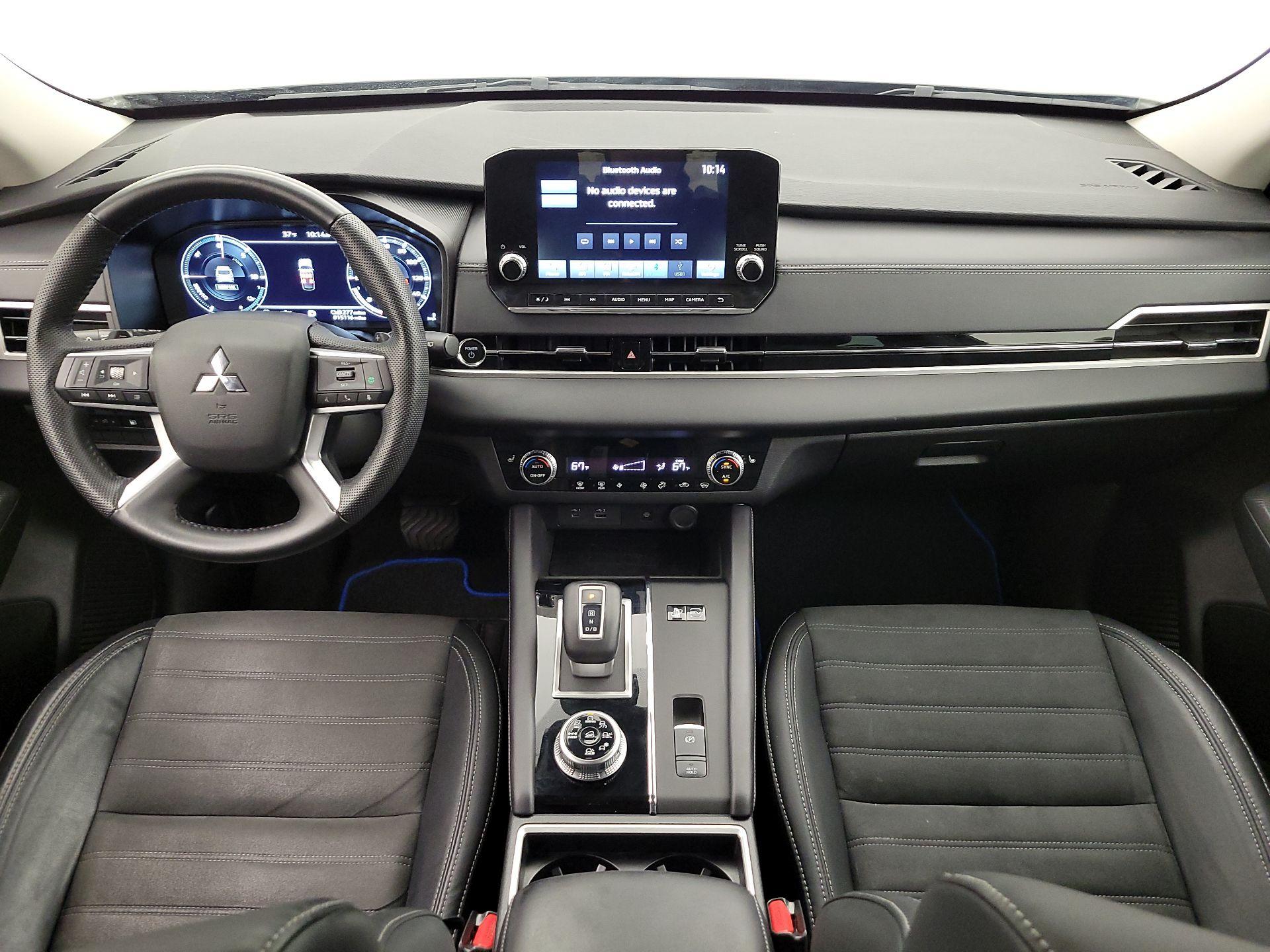 Thumbnail: 2023 Mitsubishi Outlander - 9
