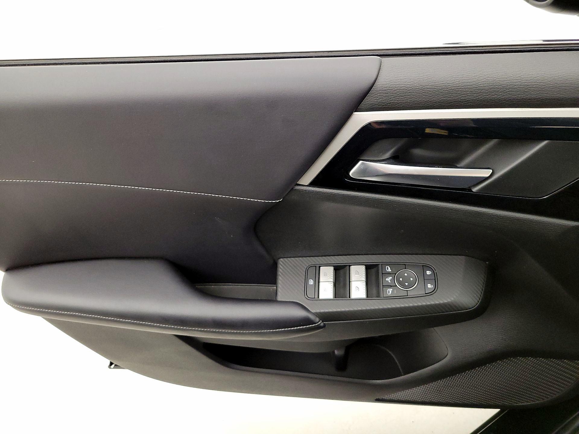 Thumbnail: 2023 Mitsubishi Outlander - 12