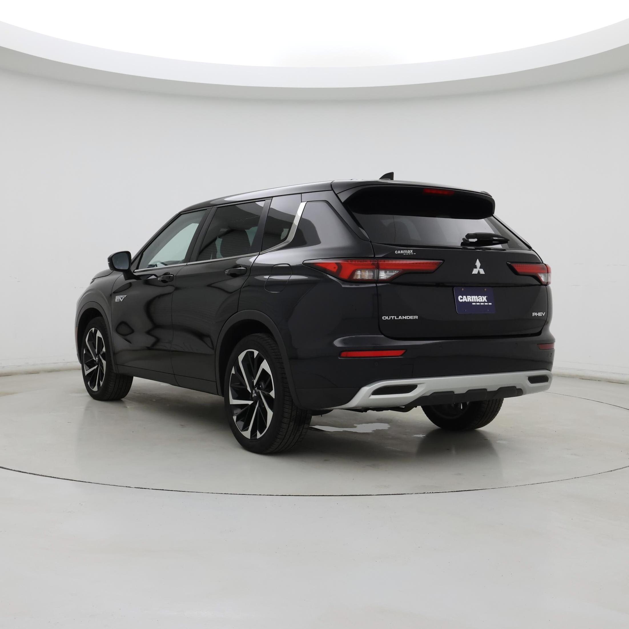 Thumbnail: 2023 Mitsubishi Outlander - 2