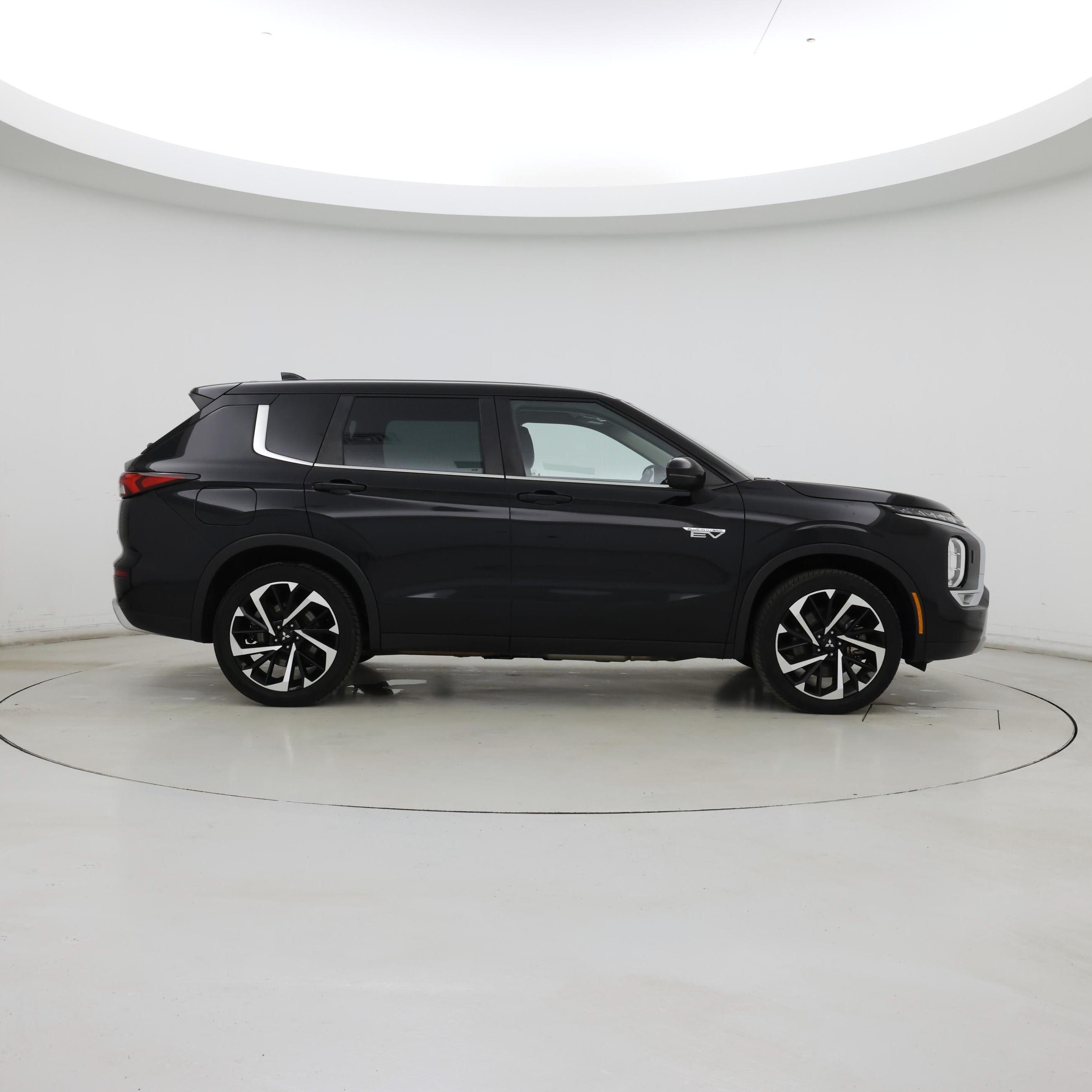 Thumbnail: 2023 Mitsubishi Outlander - 7