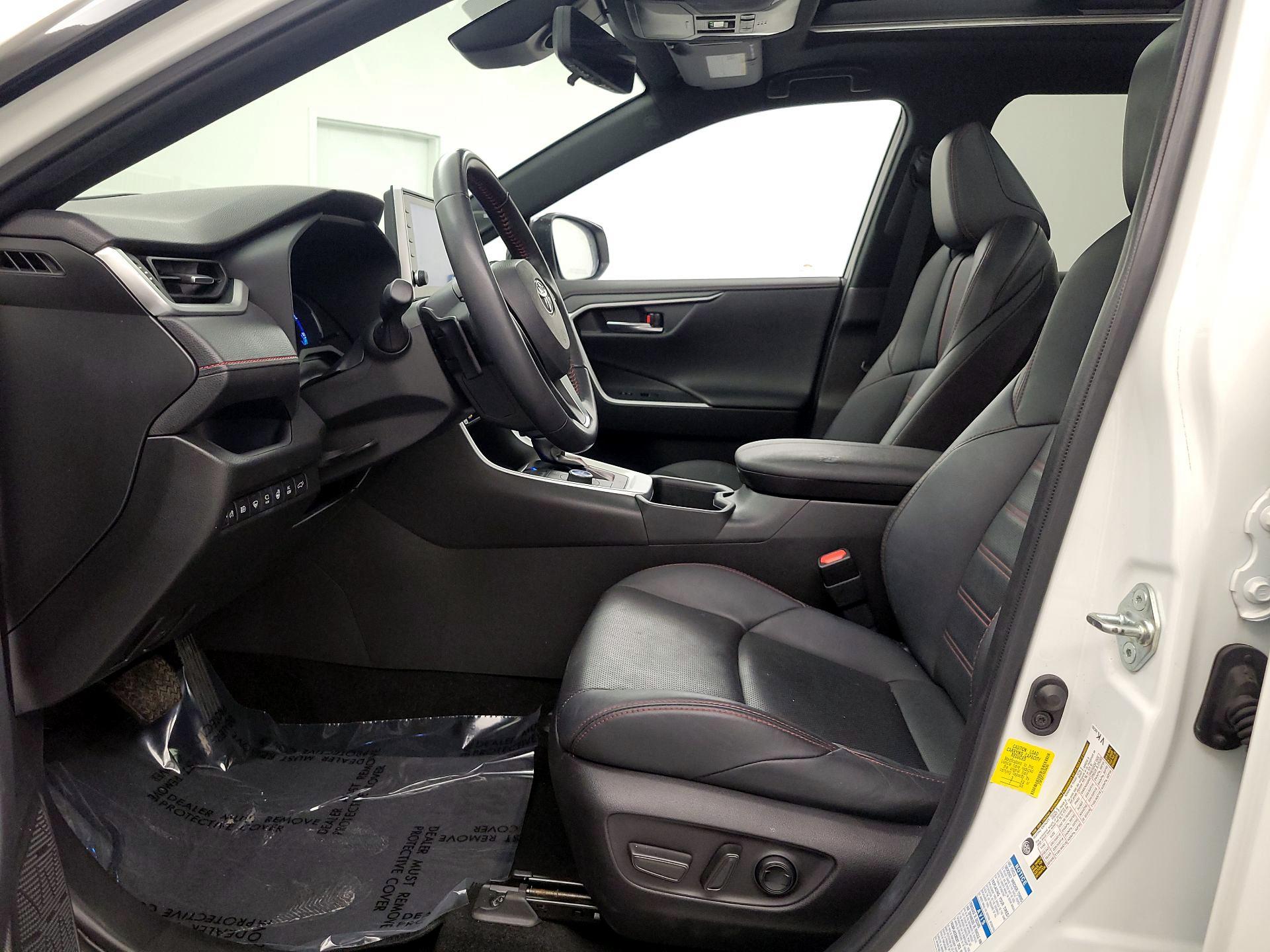 Thumbnail: 2022 Toyota RAV4 - 11