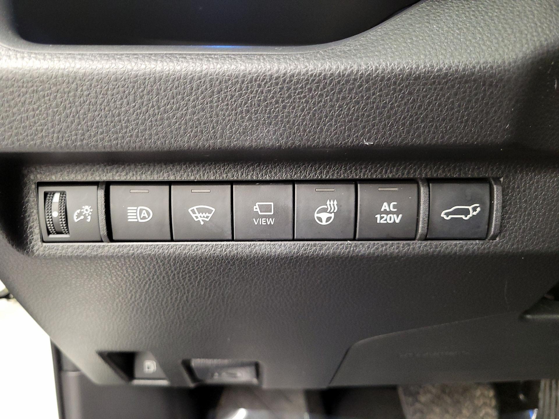 Thumbnail: 2022 Toyota RAV4 - 13