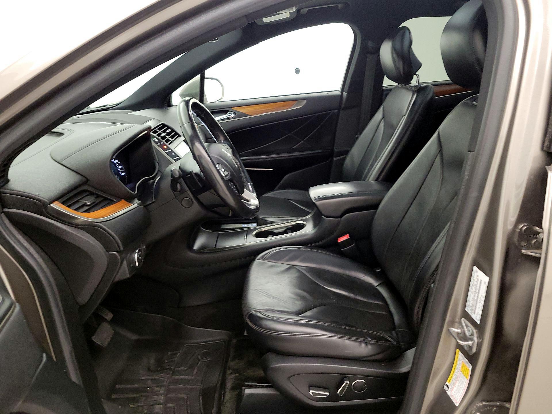 Thumbnail: 2016 Lincoln MKC - 11