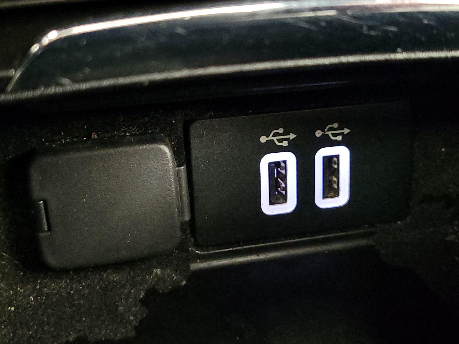 Thumbnail: 2016 Lincoln MKC - 19