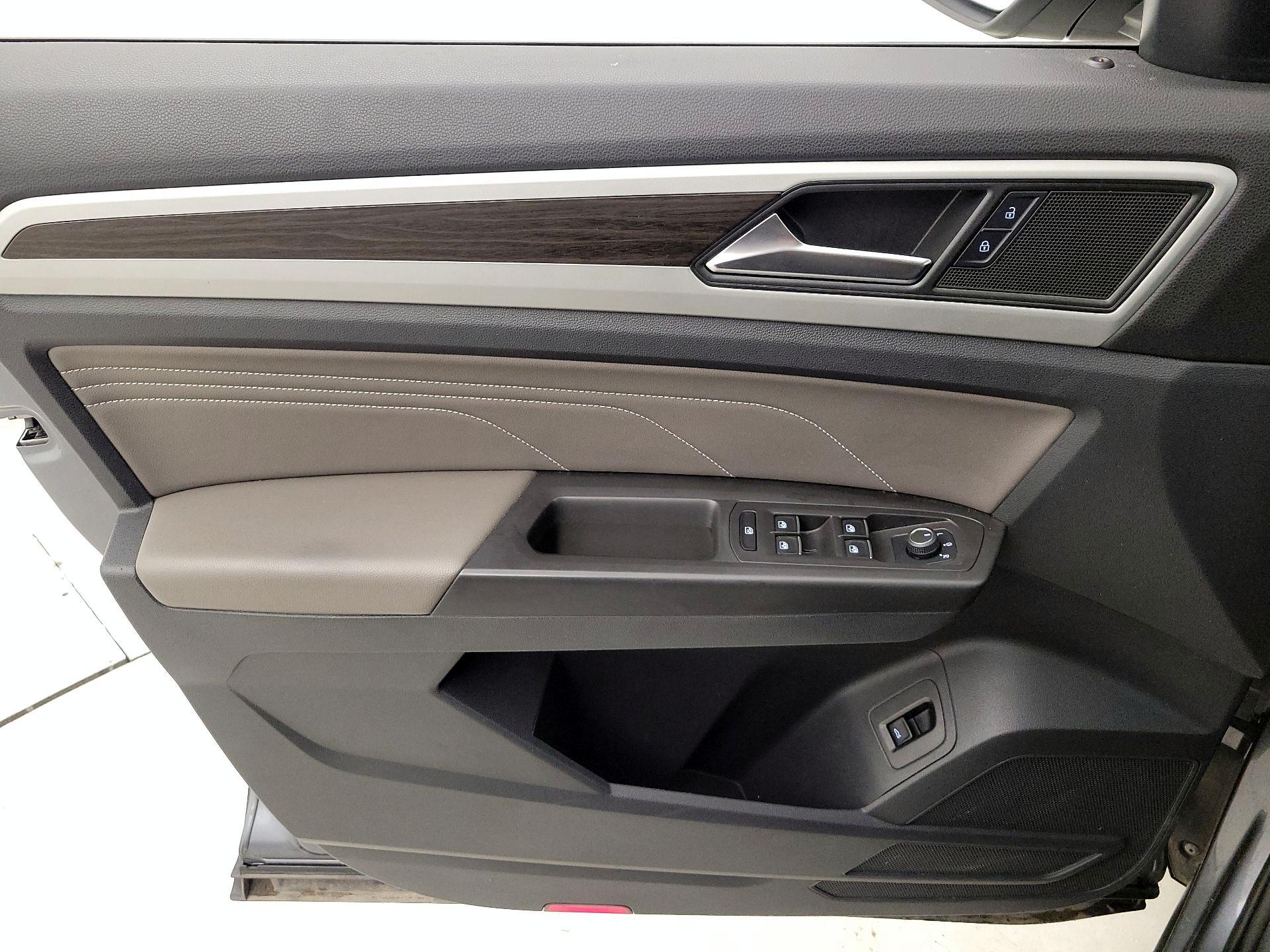 Thumbnail: 2022 Volkswagen Atlas - 12