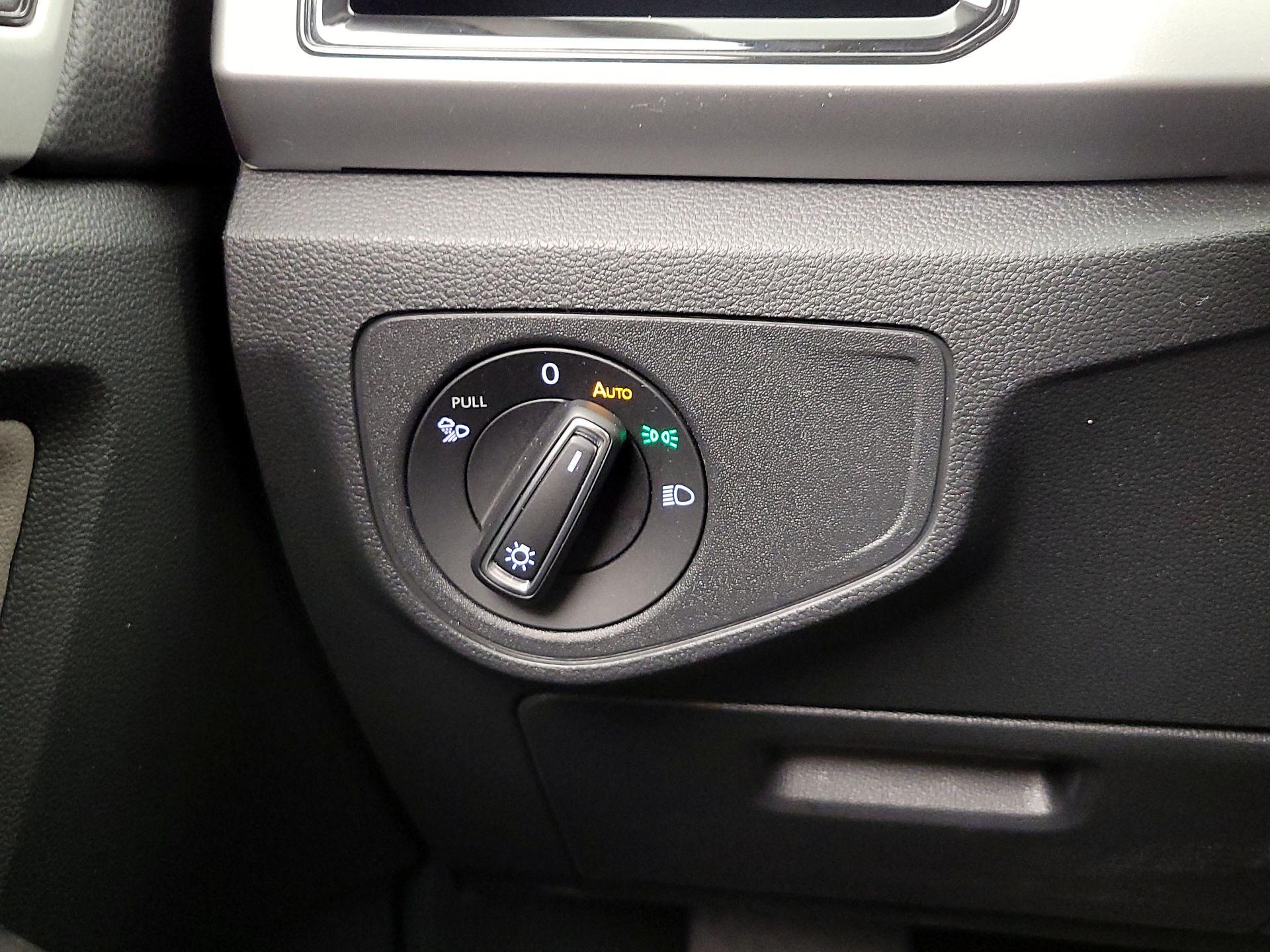 Thumbnail: 2022 Volkswagen Atlas - 13