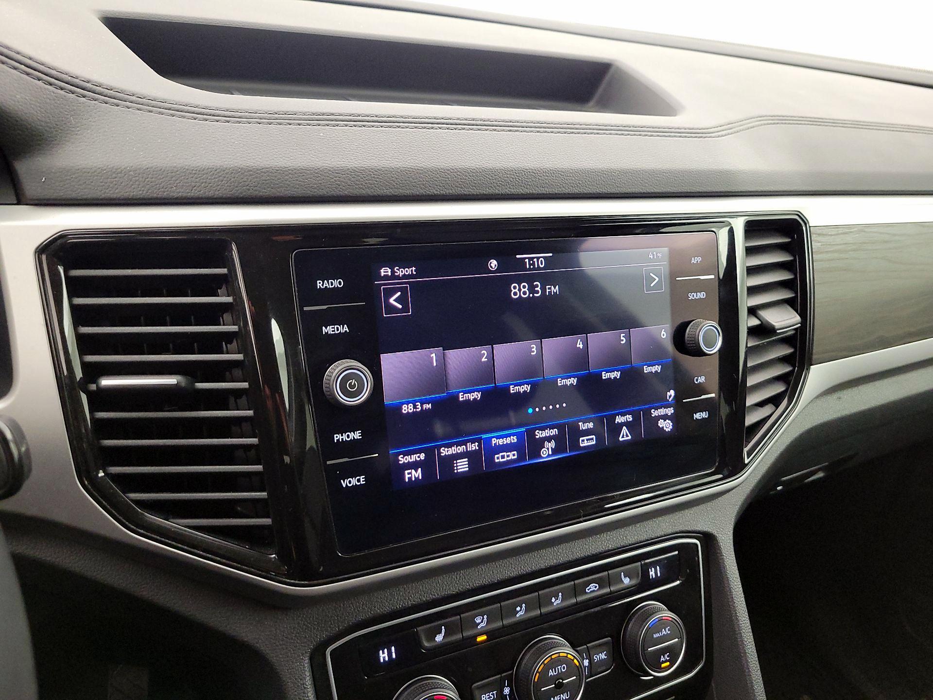 Thumbnail: 2022 Volkswagen Atlas - 16