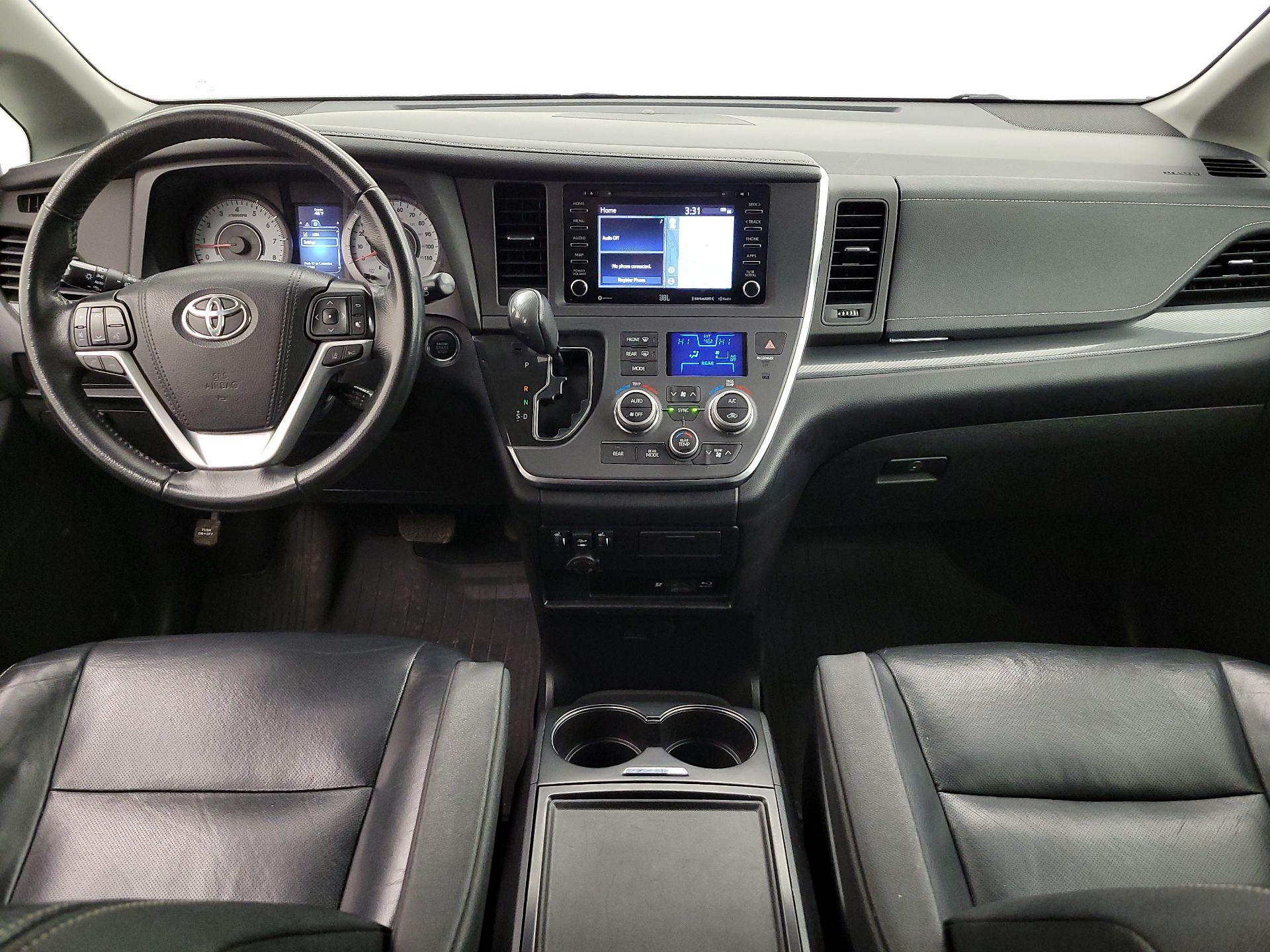 Thumbnail: 2019 Toyota Sienna - 9