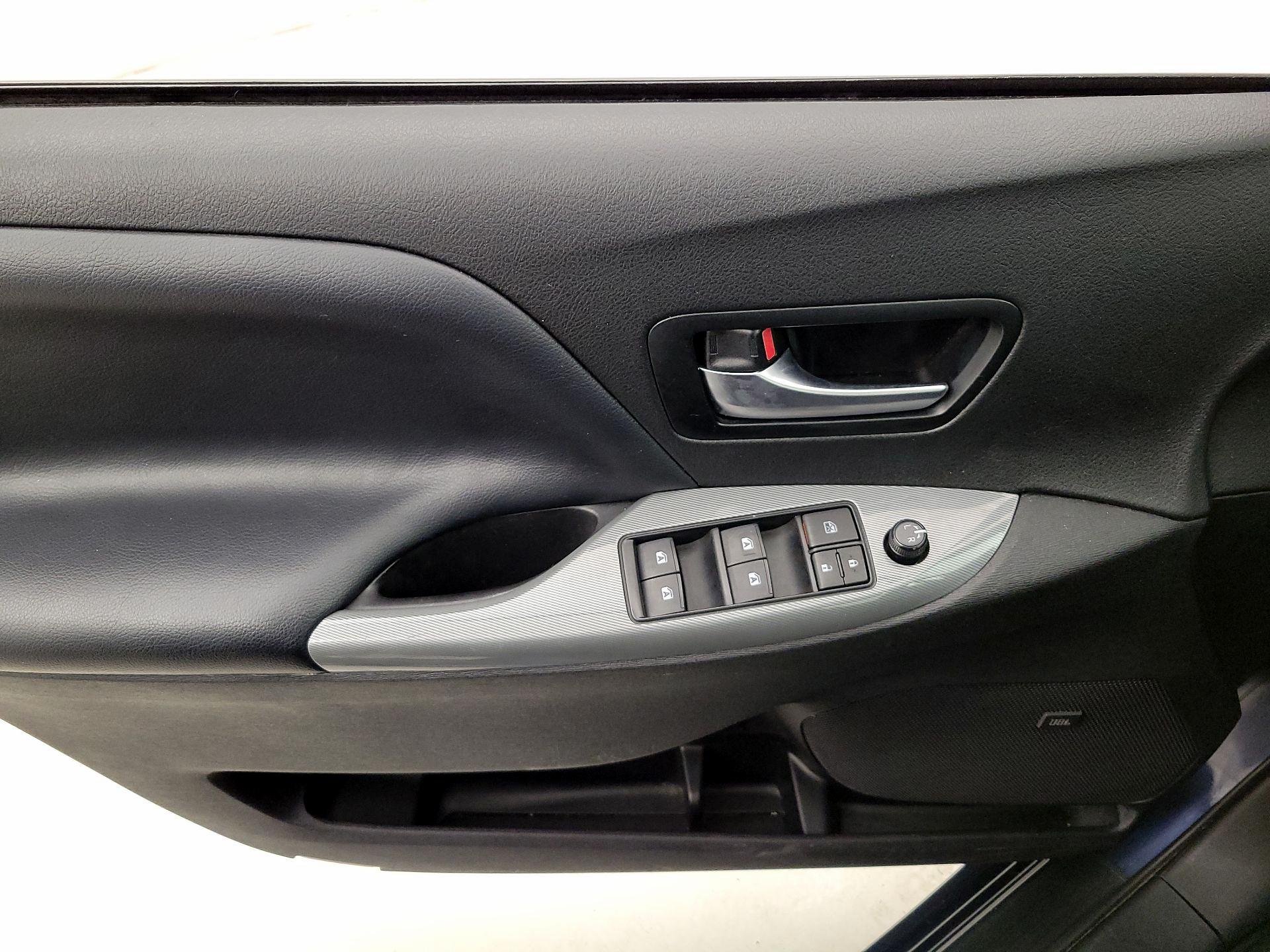 Thumbnail: 2019 Toyota Sienna - 12